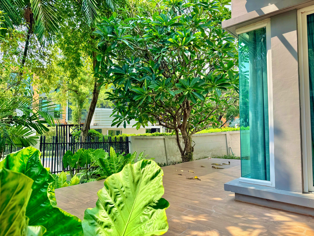 For SaleHousePattanakan, Srinakarin : Luxury Corner House for Sale – Grand Bangkok Boulevard Rama 9–Srinakarin