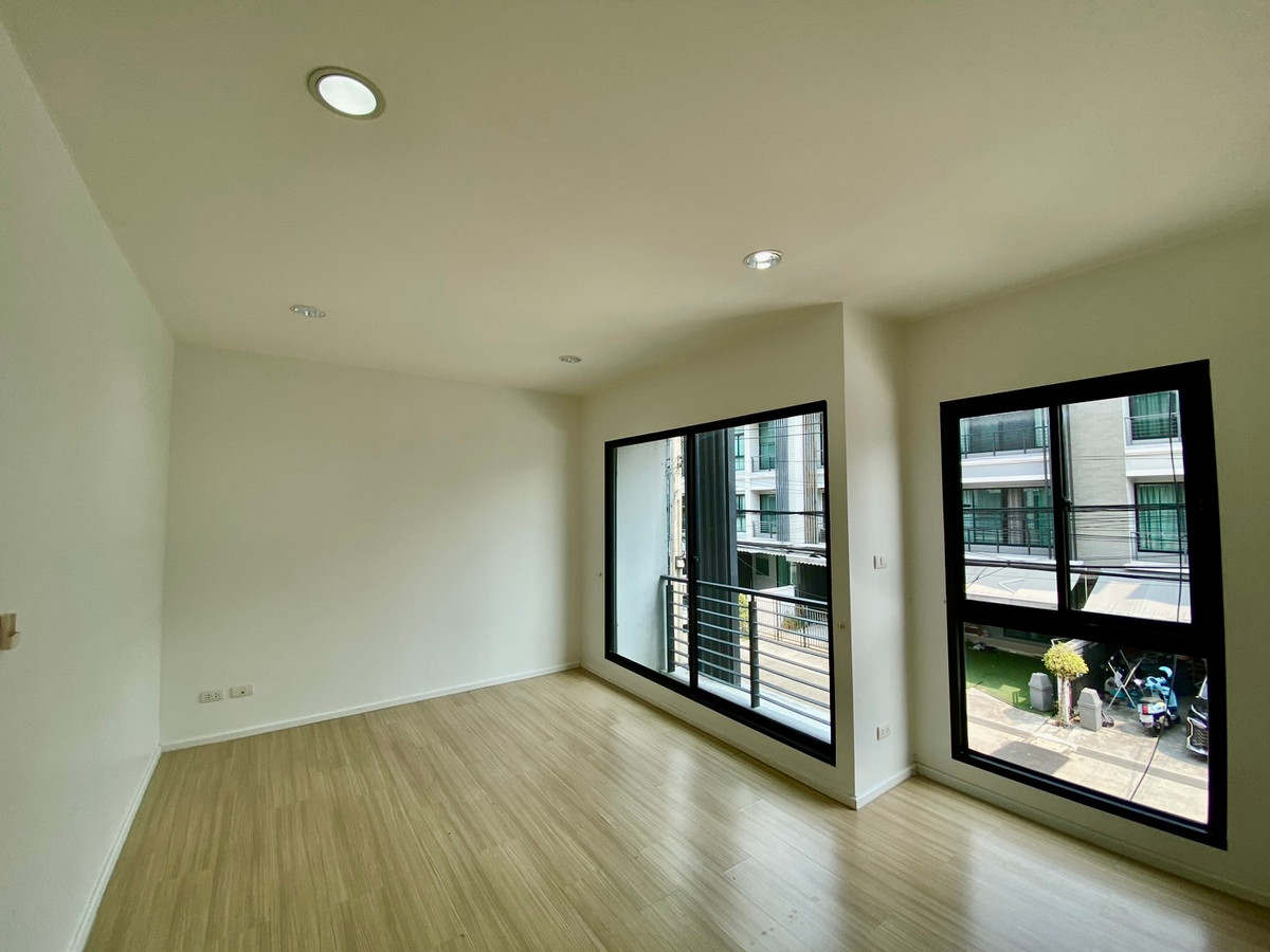 ขายทาวน์โฮมรามคำแหง หัวหมาก : ขายทาวน์โฮม 3 ชั้น บ้านกลางเมือง พระราม 9–รามคำแหง | บ้านสภาพใหม่ พร้อมอยู่ | ใกล้ทางด่วนและ Airport Link