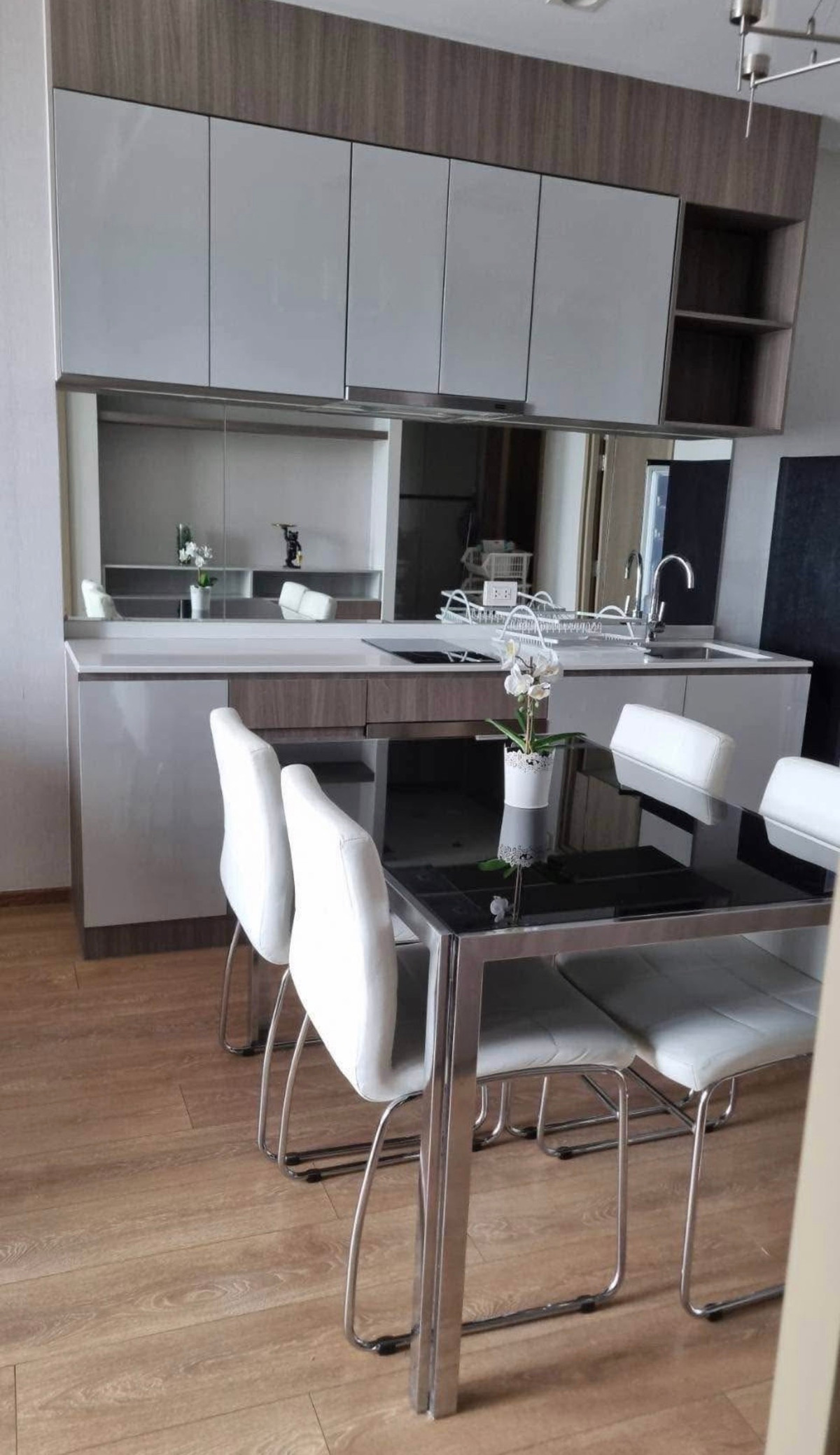 ให้เช่าคอนโดวิทยุ ชิดลม หลังสวน : 🔥Noble Ploenchit  ใจกลางเมือง 🔥2 ห้องนอน 1 ห้องน้ำ  70 Sqm🔥 สนใจติดต่อพัตเตอร์ 0928895628 Line:plustor_ss🔥