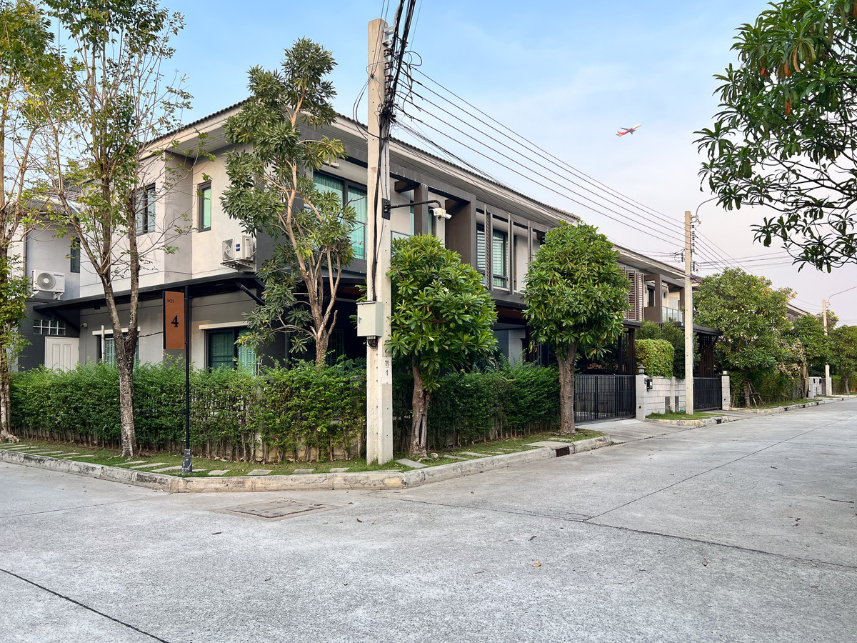 ขายบ้านสมุทรปราการ สำโรง : ขายบ้านเดี่ยว Centro บางนา-กิ่งแก้ว ราชาเทวะ สมุทรปราการ หลังใหญ่ ใกล้สนามบินสุวรรณภูมิ พร้อมอยู่