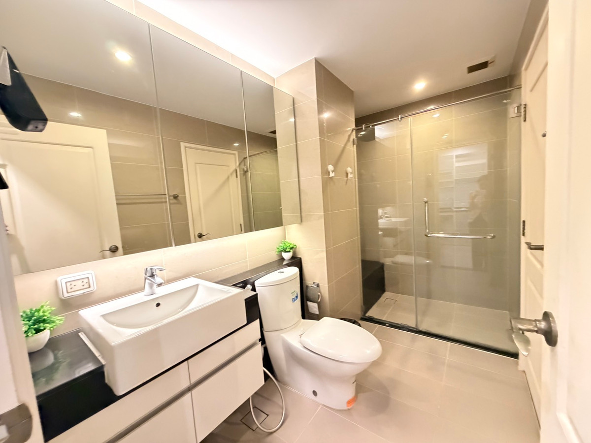 For RentCondoRama9, Petchburi, RCA : For rent!! Condo near MRT Cultural Center | Supalai Wellington | 1 bedroom, fully furnished, ready to move in, near Central Rama 9.