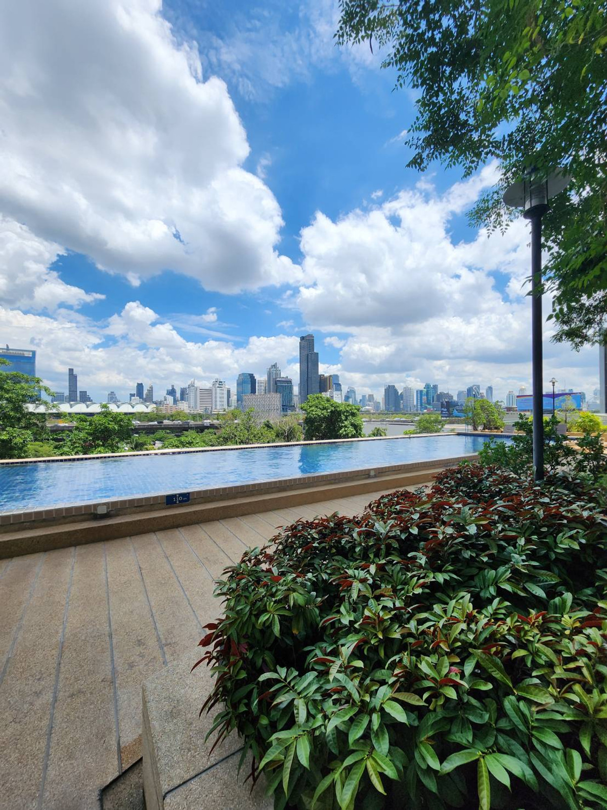 For RentCondoRama9, Petchburi, RCA : About 450 meters from MRT Rama 9, near Central Rama 9, Fortune, Big C, Tesco Lotus, Esplanade Ratchada and Rama 9 School.