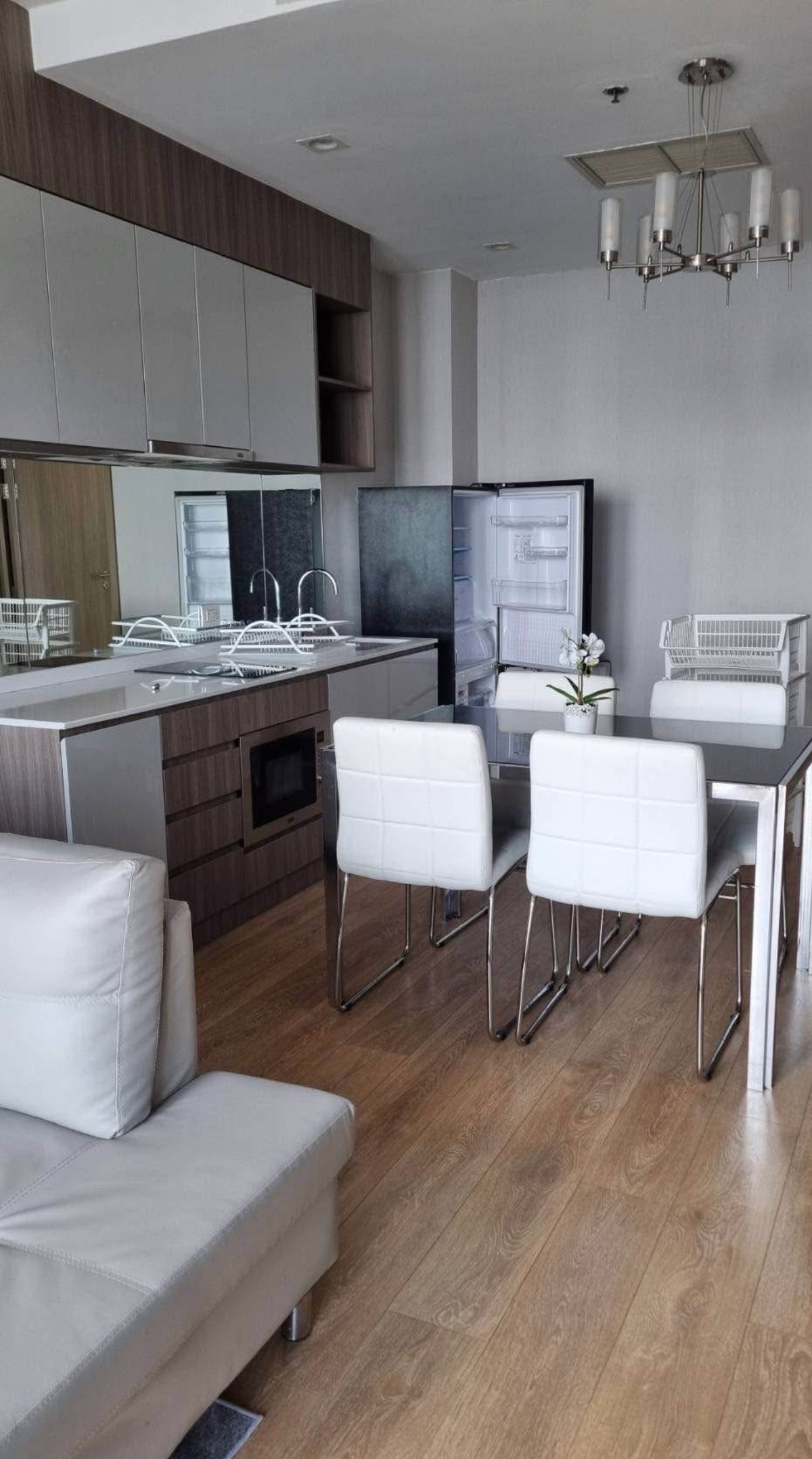 ให้เช่าคอนโดวิทยุ ชิดลม หลังสวน : 🔥Noble Ploenchit  ใจกลางเมือง 🔥2 ห้องนอน 1 ห้องน้ำ  70 Sqm🔥 สนใจติดต่อพัตเตอร์ 0928895628 Line:plustor_ss🔥