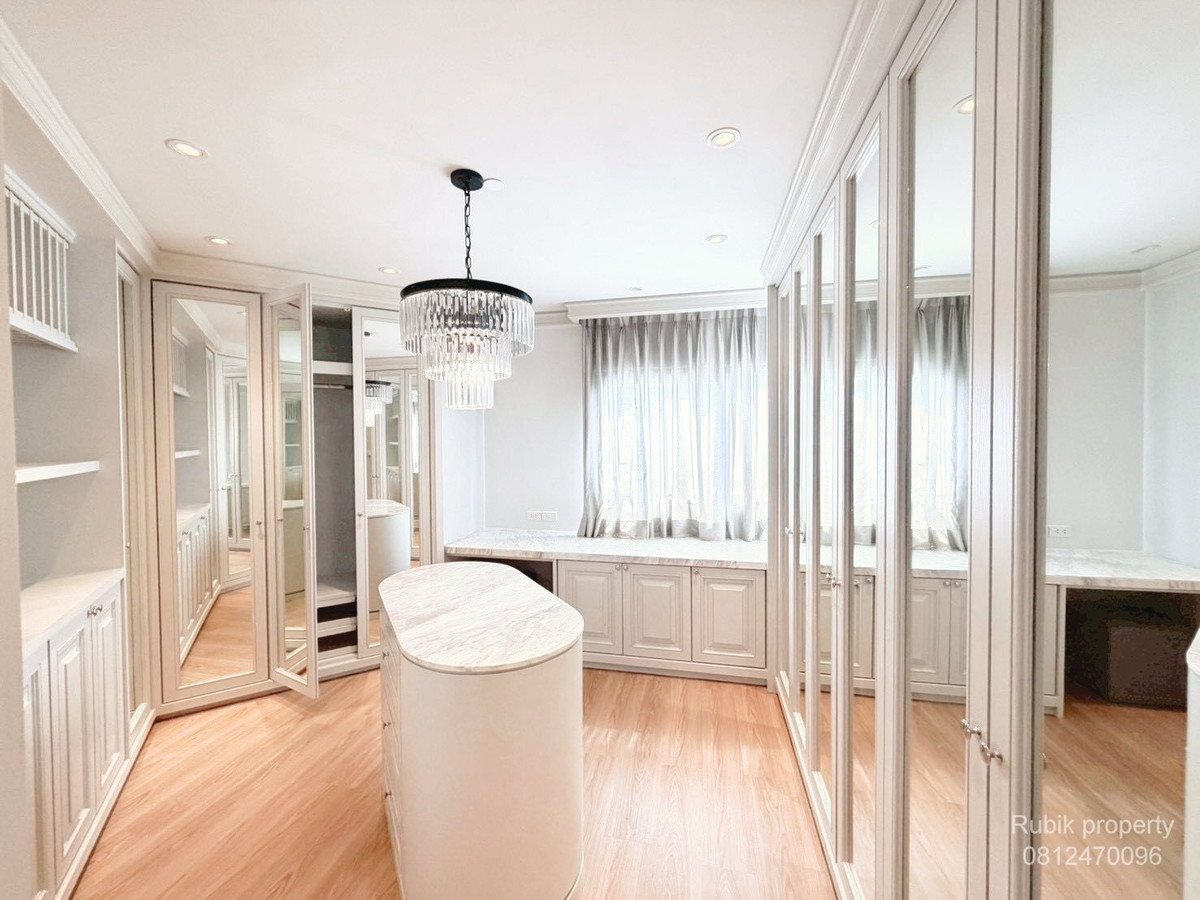 CondoSathorn, Narathiwat : ✨ **For sale - rent Condo Sathorn Garden (Sathorn Garden)** RB1749, luxury condo in the heart of Sathorn, very good location, convenient travel, next to the main road.