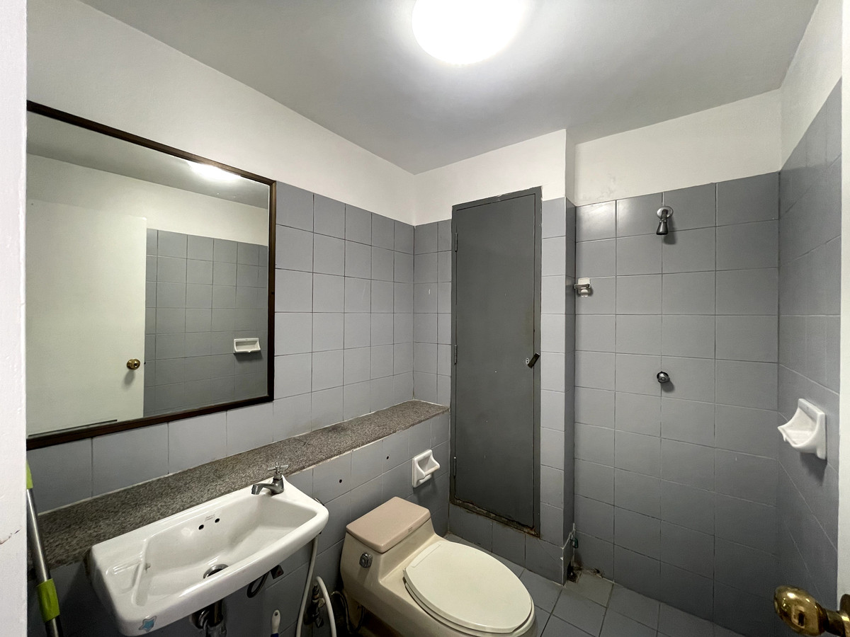 ให้เช่าคอนโดนานา : ให้เช่า คอนโด  Kallista Sukhumvit 11  3 ห้องนอน 315 ตร.ม.  big balcony