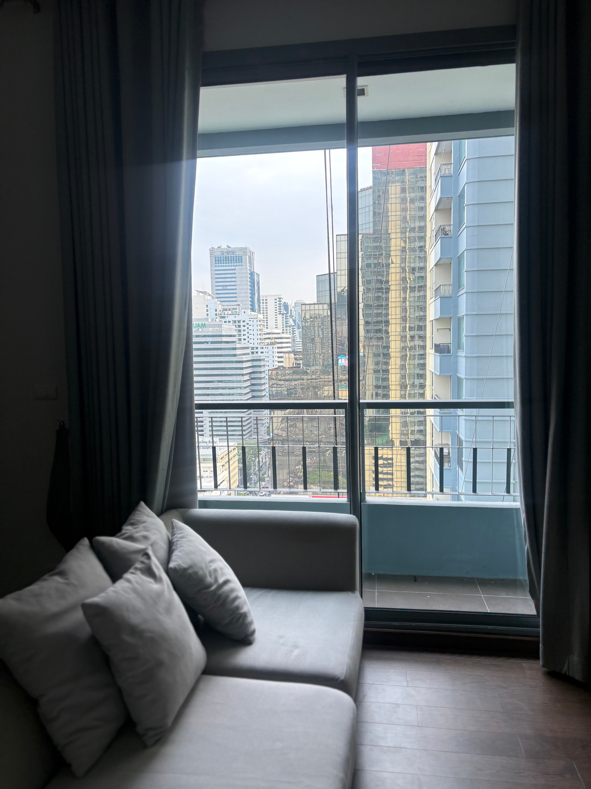 ให้เช่าคอนโดพระราม 9 เพชรบุรีตัดใหม่ RCA : ⚡️ถูกสุดในตึก⚡️Q Asoke 🔥2B1B48 Sqm🔥30,000เท่านั้น สนใจติดต่อพัตเตอร์ 0928895628 line:plustor_ss