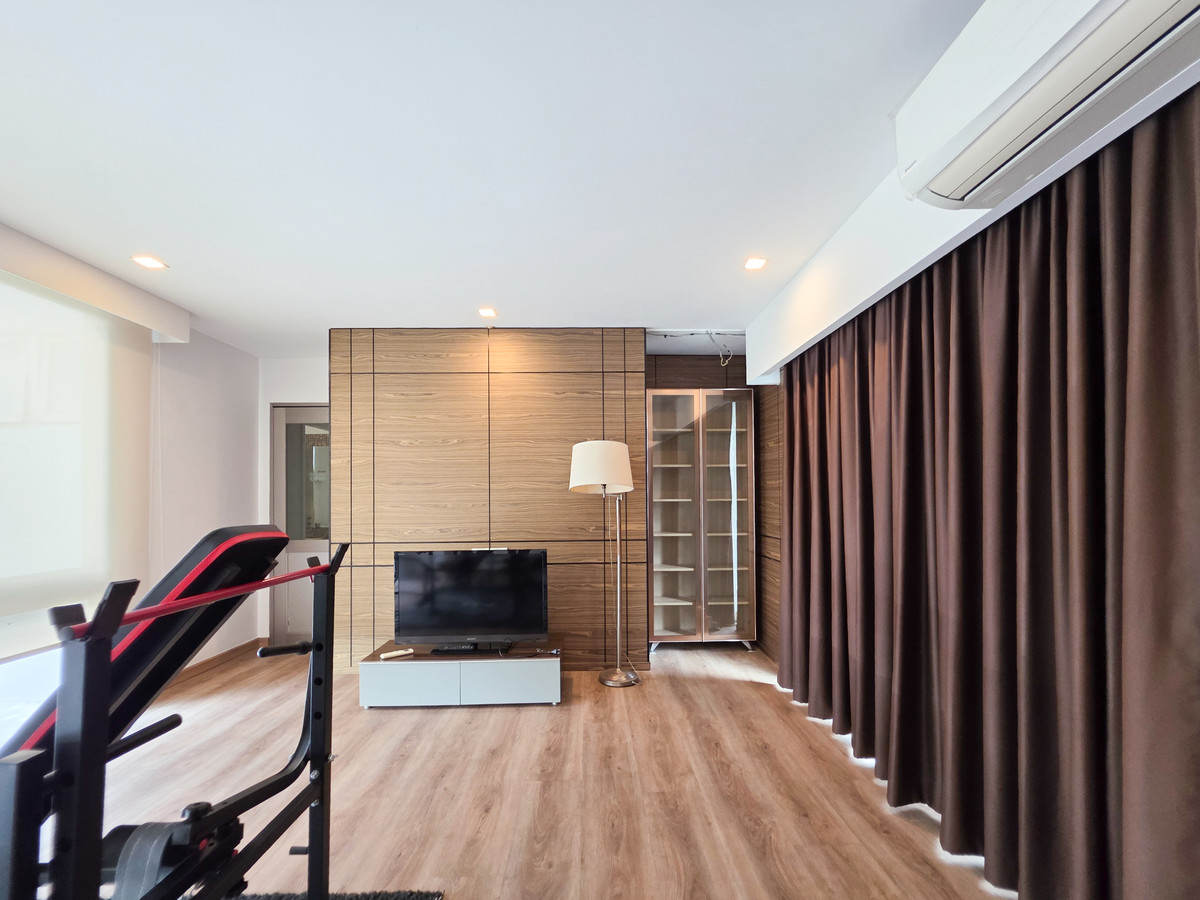 For RentHouseLadkrabang, Suwannaphum Airport : Single house for rent With private swimming pool Located near Rama 9 Expressway only 5 minutes, Suvarnabhumi Airport 15 minutes ✈️