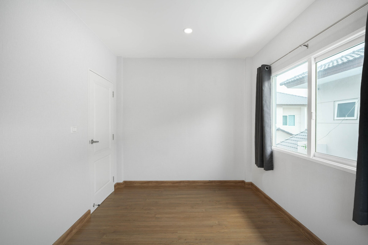 For SaleHouseBang kae, Phetkasem : Brand new house, prime location on Kanlapaphruek Road. Free furniture! Best price in the project.