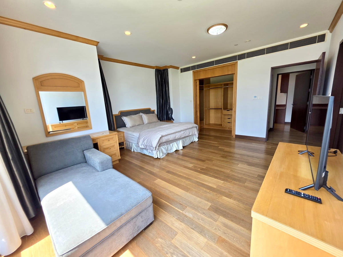 คอนโดวิทยุ ชิดลม หลังสวน : The Park Chidlom E2: 3+1bed 4bath + maid 258 sqm. 70,000,000 Rent: 200,000/mth Am: 0656199198