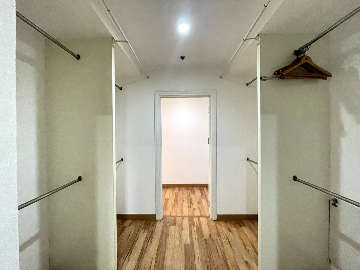 ให้เช่าคอนโดนานา : ให้เช่า คอนโด  Kallista Sukhumvit 11  3 ห้องนอน 315 ตร.ม.  big balcony