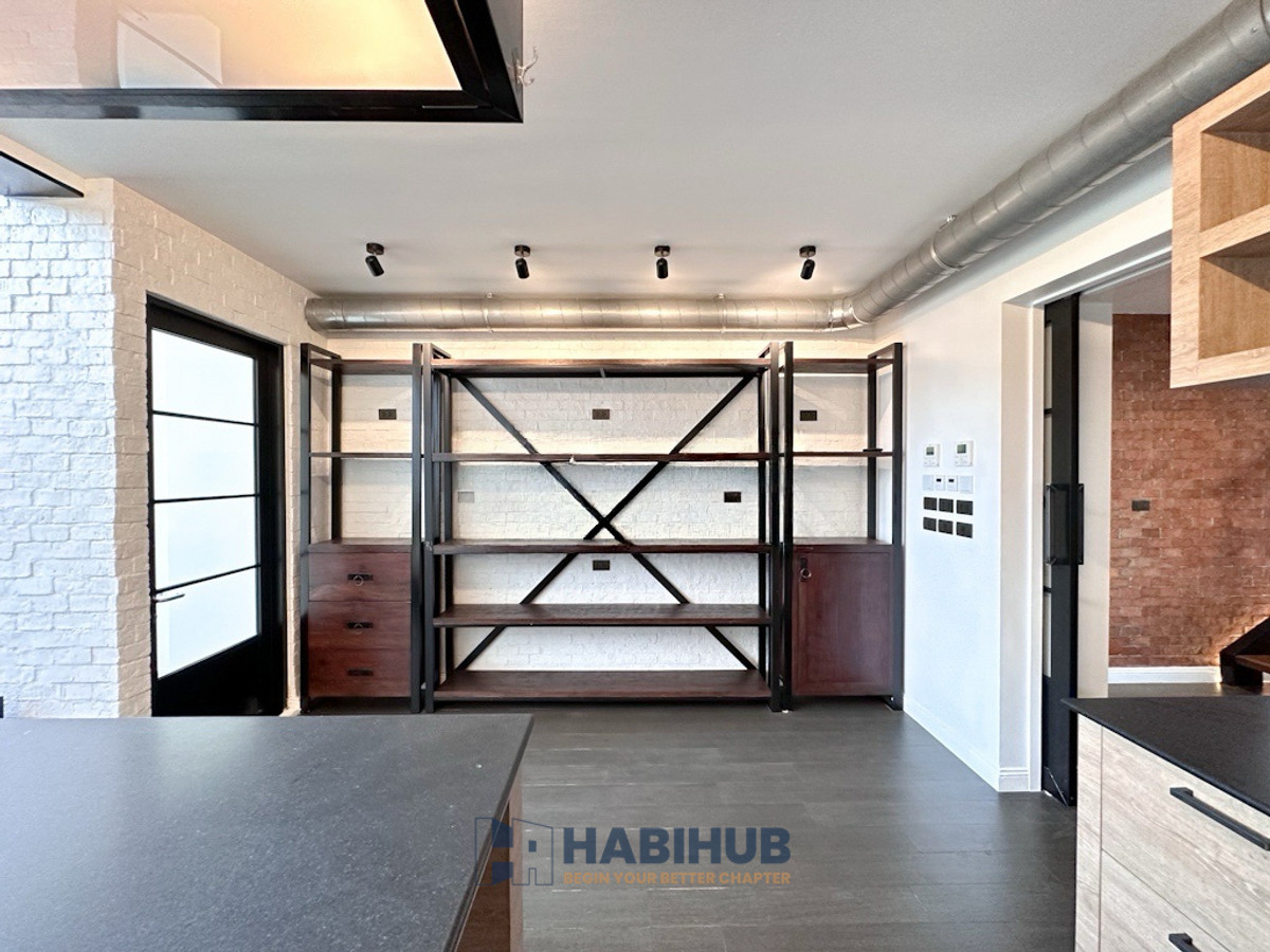 For SaleCondoOnnut, Udomsuk : 🏠✨ Penthouse Condominium 3 | 4 Bedroom Duplex Condo for Sale (HBH-HL-23)