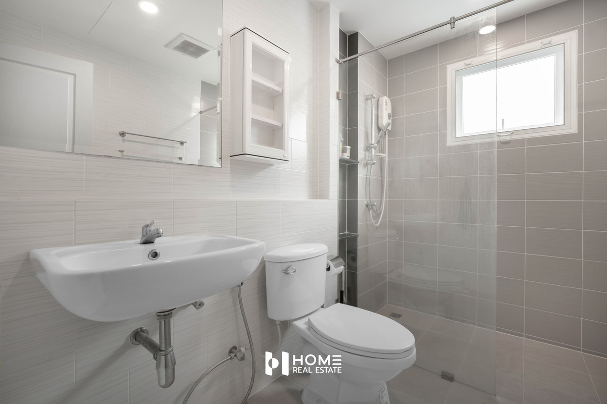 For SaleHouseBang kae, Phetkasem : Brand new house, prime location on Kanlapaphruek Road. Free furniture! Best price in the project.