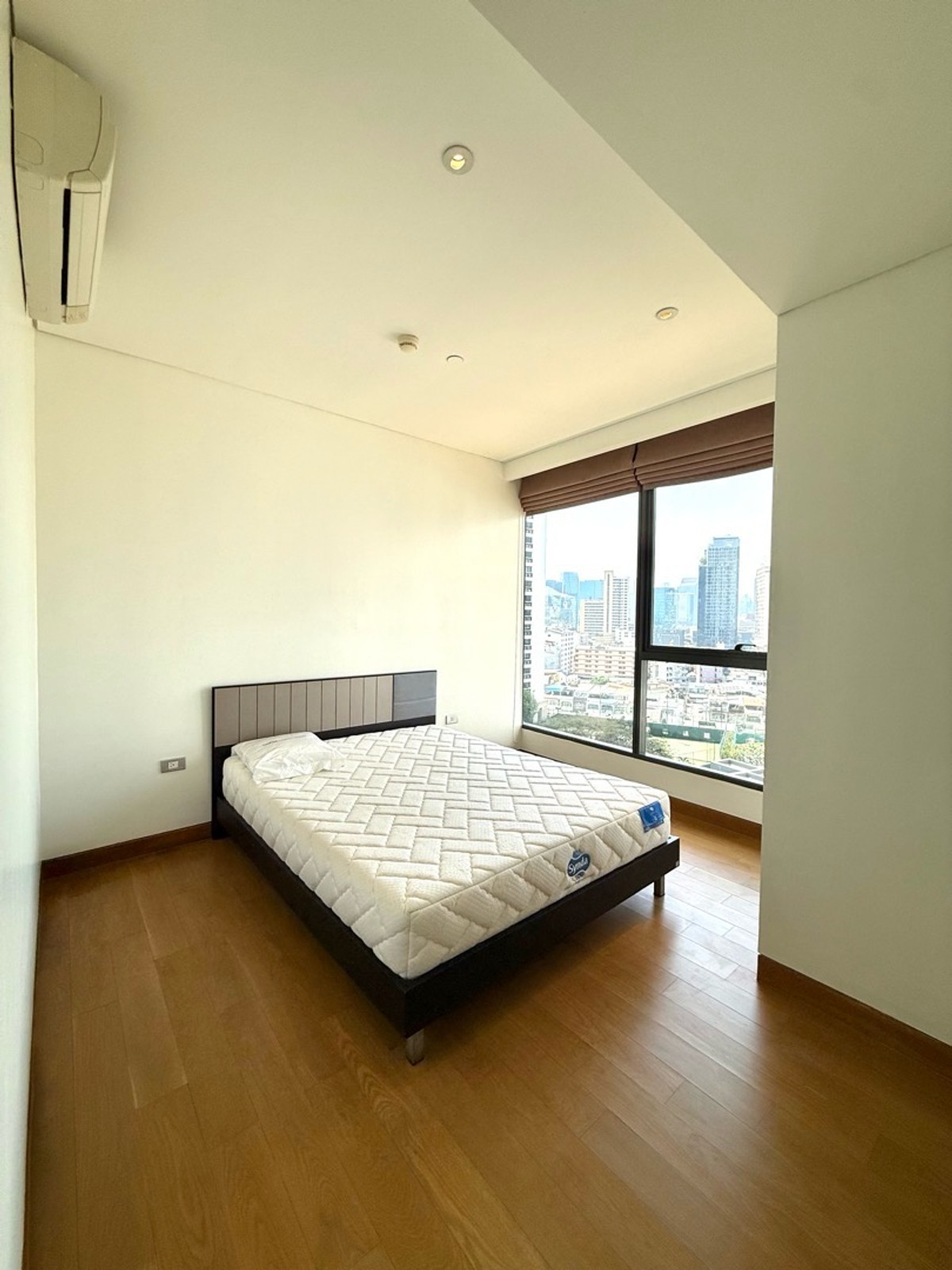 ให้เช่าคอนโดสุขุมวิท อโศก ทองหล่อ : 📍เช่า The Lumpini24 (soi.Sukhumvit24) พร้อมเข้าอยู่