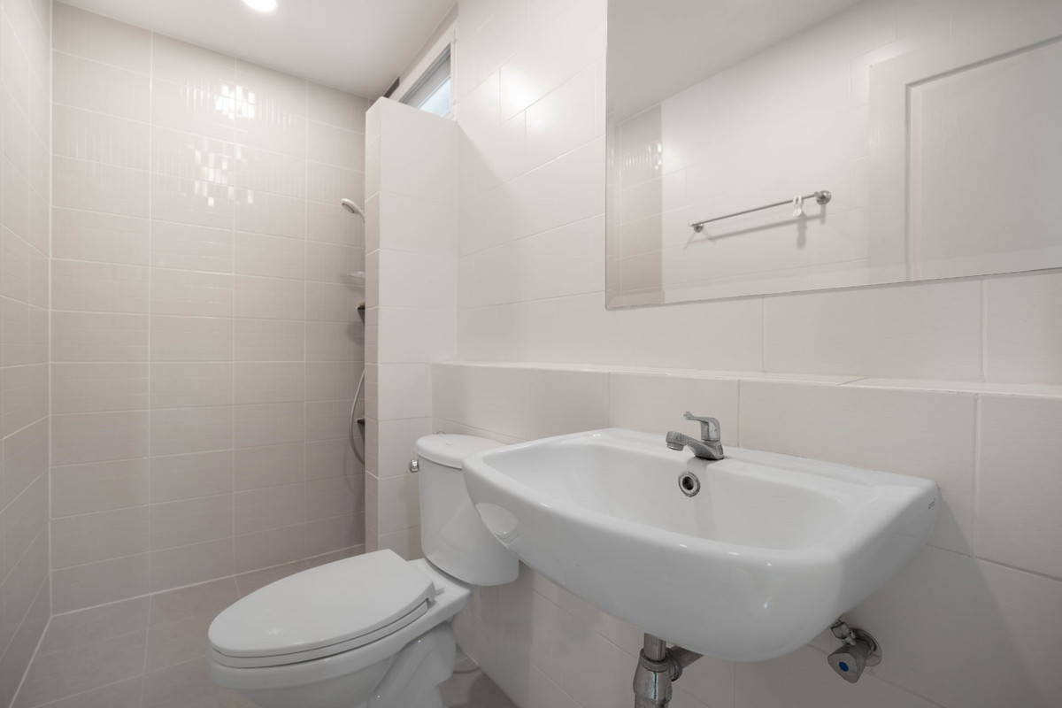 For SaleHouseBang kae, Phetkasem : Brand new house, prime location on Kanlapaphruek Road. Free furniture! Best price in the project.