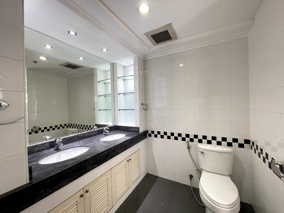 ให้เช่าคอนโดนานา : ให้เช่า คอนโด  Kallista Sukhumvit 11  3 ห้องนอน 315 ตร.ม.  big balcony