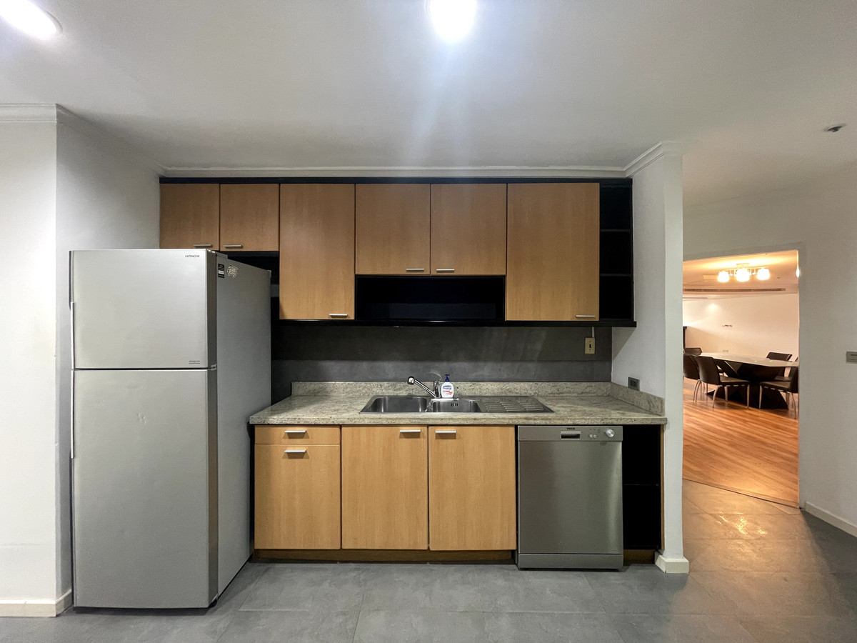 ให้เช่าคอนโดนานา : ให้เช่า คอนโด  Kallista Sukhumvit 11  3 ห้องนอน 315 ตร.ม.  big balcony