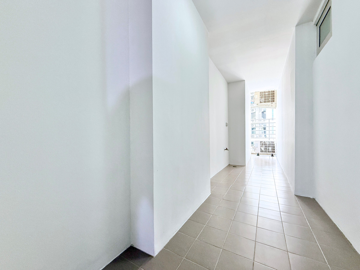 For SaleCondoRama9, Petchburi, RCA : Urgent sale 🌈✨ Belle Grand Rama 9 100.27 sq m. 2 bed 2 bath room in very new condition 092-2462653 Donut