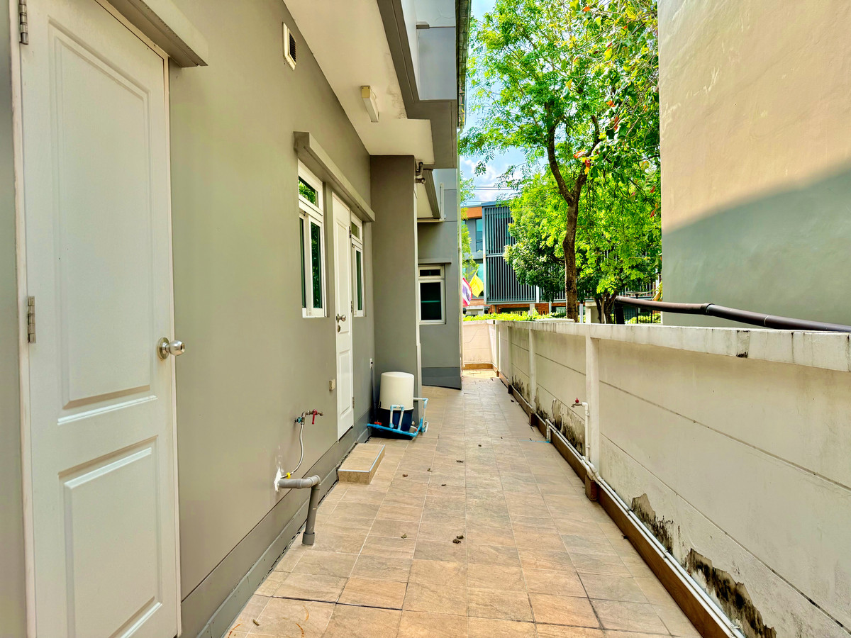 For SaleHousePattanakan, Srinakarin : Luxury Corner House for Sale – Grand Bangkok Boulevard Rama 9–Srinakarin