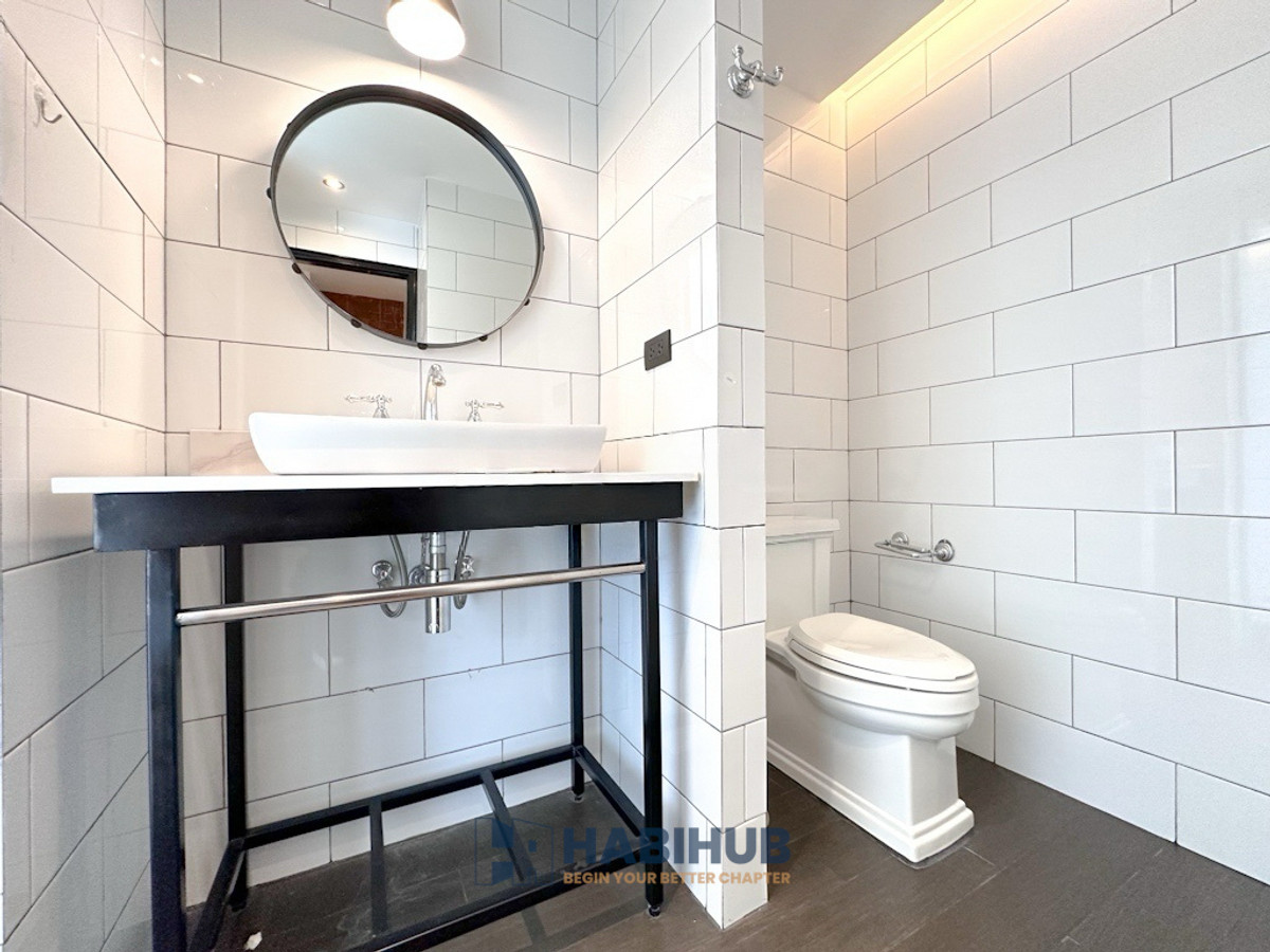 For SaleCondoOnnut, Udomsuk : 🏠✨ Penthouse Condominium 3 | 4 Bedroom Duplex Condo for Sale (HBH-HL-23)