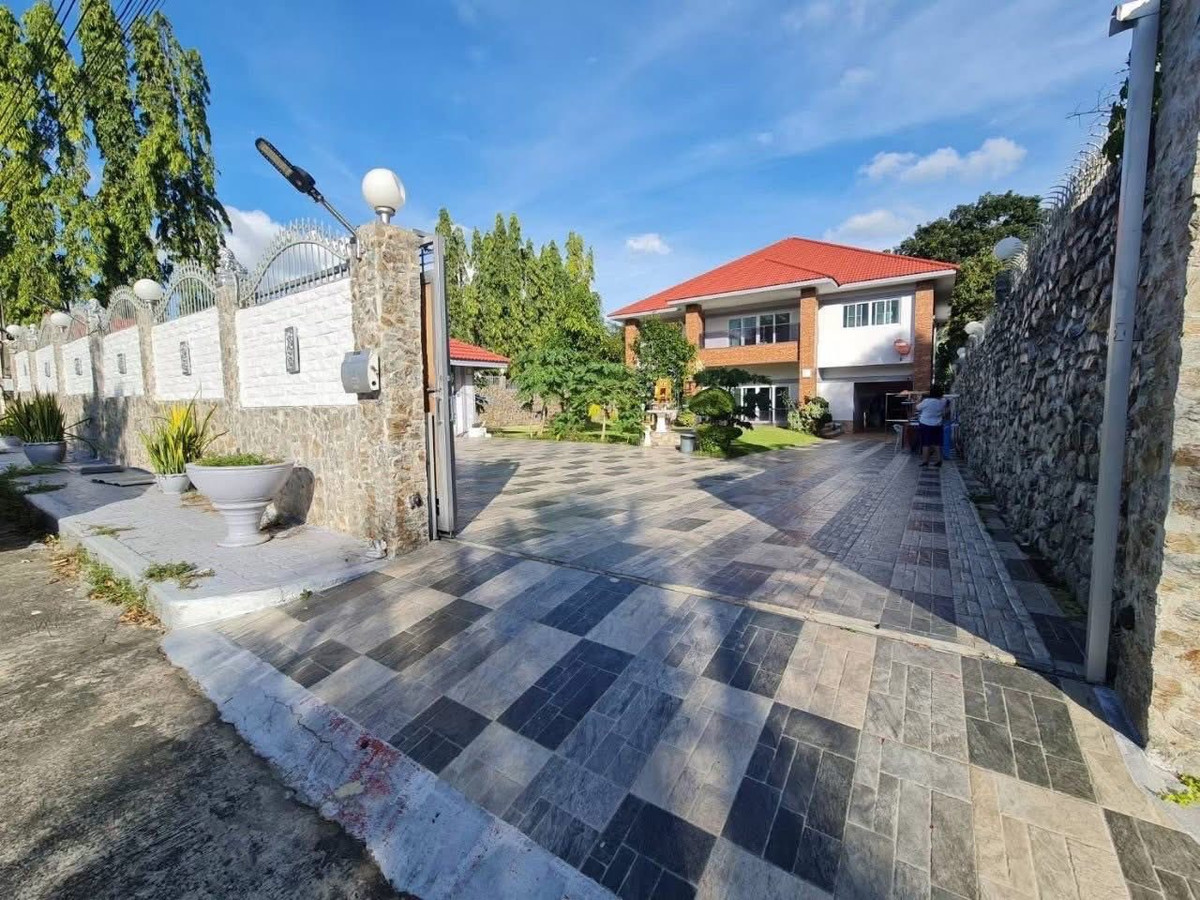 ขายบ้านพัทยา บางแสน ชลบุรี สัตหีบ : บ้านพร้อมที่ดิน แกรนด์ วัลเลย์ พัทยา / 4 ห้องนอน (ขาย), House with land Grand Valley Pattaya / 4 Bedrooms (FOR SALE) BEWN072