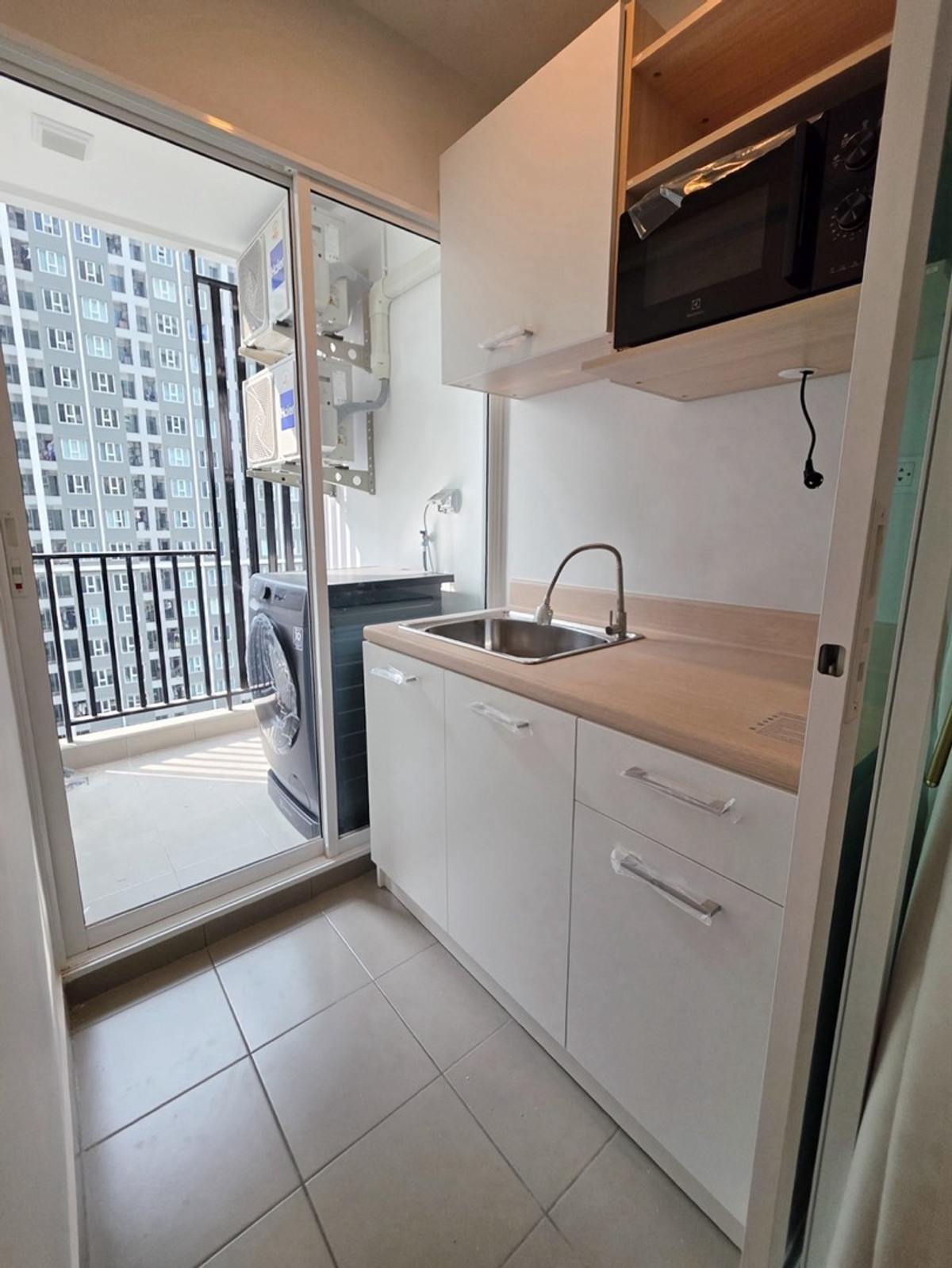 ให้เช่าคอนโดบางนา แบริ่ง ลาซาล : ให้เช่า Regent Home Bangna  1 ห้องนอน 1 ห้องน้ำ ห้องตกแต่งสวยมาก *350 ม.BTS บางนา