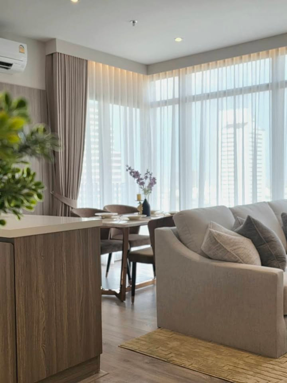 For RentCondoSukhumvit, Asoke, Thonglor : Condo for rent 2 bedrooms 2 bathrooms fully furnished. Ready to move in.