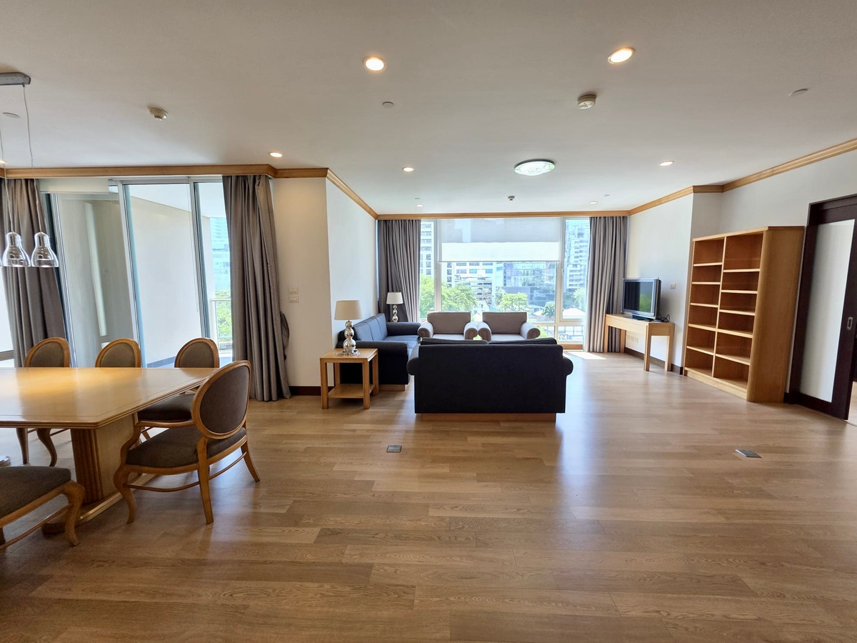 คอนโดวิทยุ ชิดลม หลังสวน : The Park Chidlom E2: 3+1bed 4bath + maid 258 sqm. 70,000,000 Rent: 200,000/mth Am: 0656199198