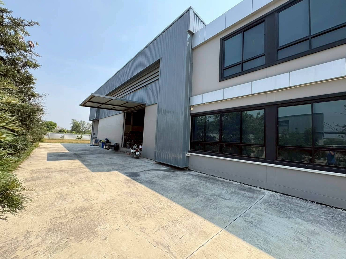 For RentWarehousePhutthamonthon, Salaya : Factory for rent with office, new condition! Location Naraphirom-Bang Len, Nakhon Pathom, land 1 rai 1 ngan 81 square wah, total usable area 915 sq m.
