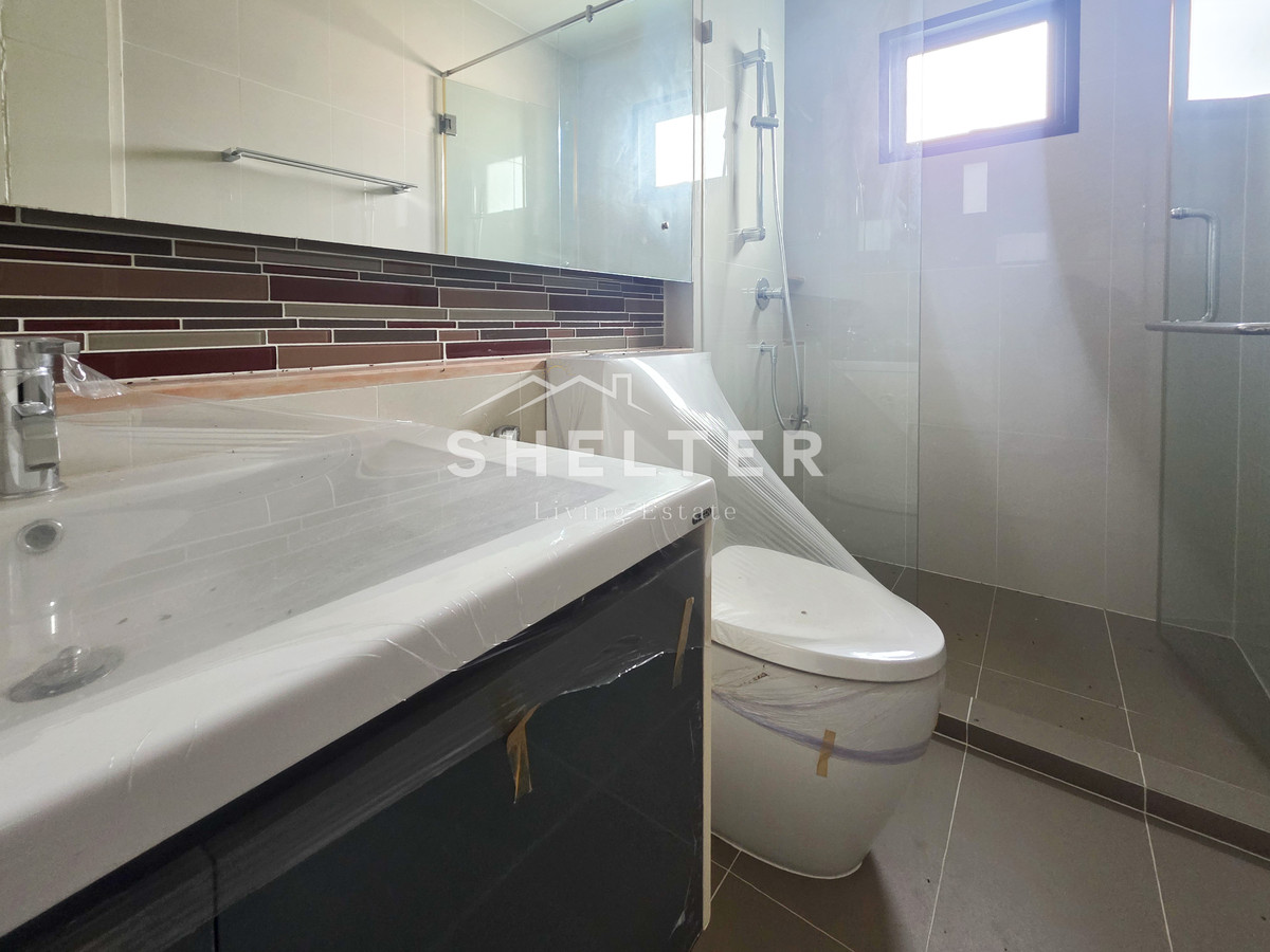 For SaleHousePattanakan, Srinakarin : Single house near the BTS, both yellow and orange. Can connect to both Srinakarin-Pattanakarn-Rama 9 Samitivej Hospital, ABAC University International School🚃