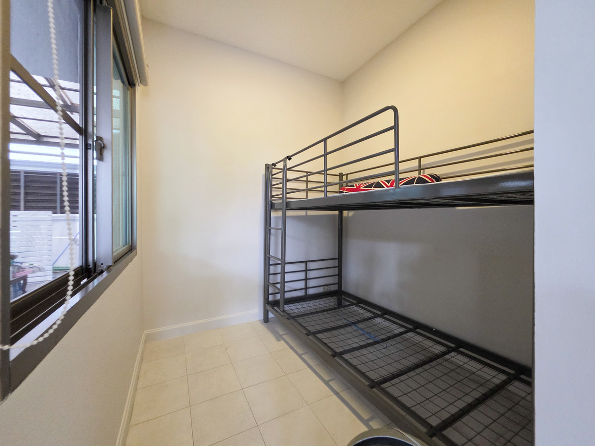 For RentHouseLadkrabang, Suwannaphum Airport : Single house for rent With private swimming pool Located near Rama 9 Expressway only 5 minutes, Suvarnabhumi Airport 15 minutes ✈️