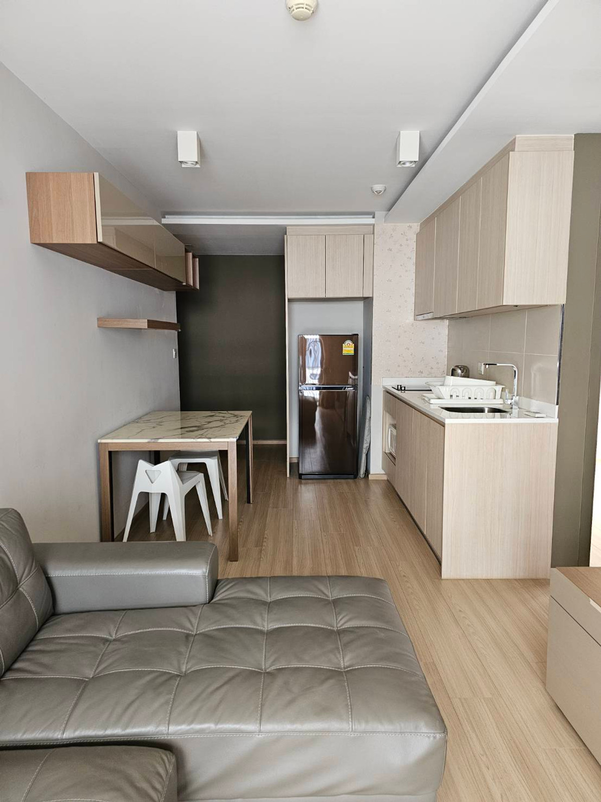 ให้เช่าคอนโดราชเทวี พญาไท : Pet friendly + Low rise Condominium, Close to BTS Ratchatewi, 2b1b 45sqm 28k