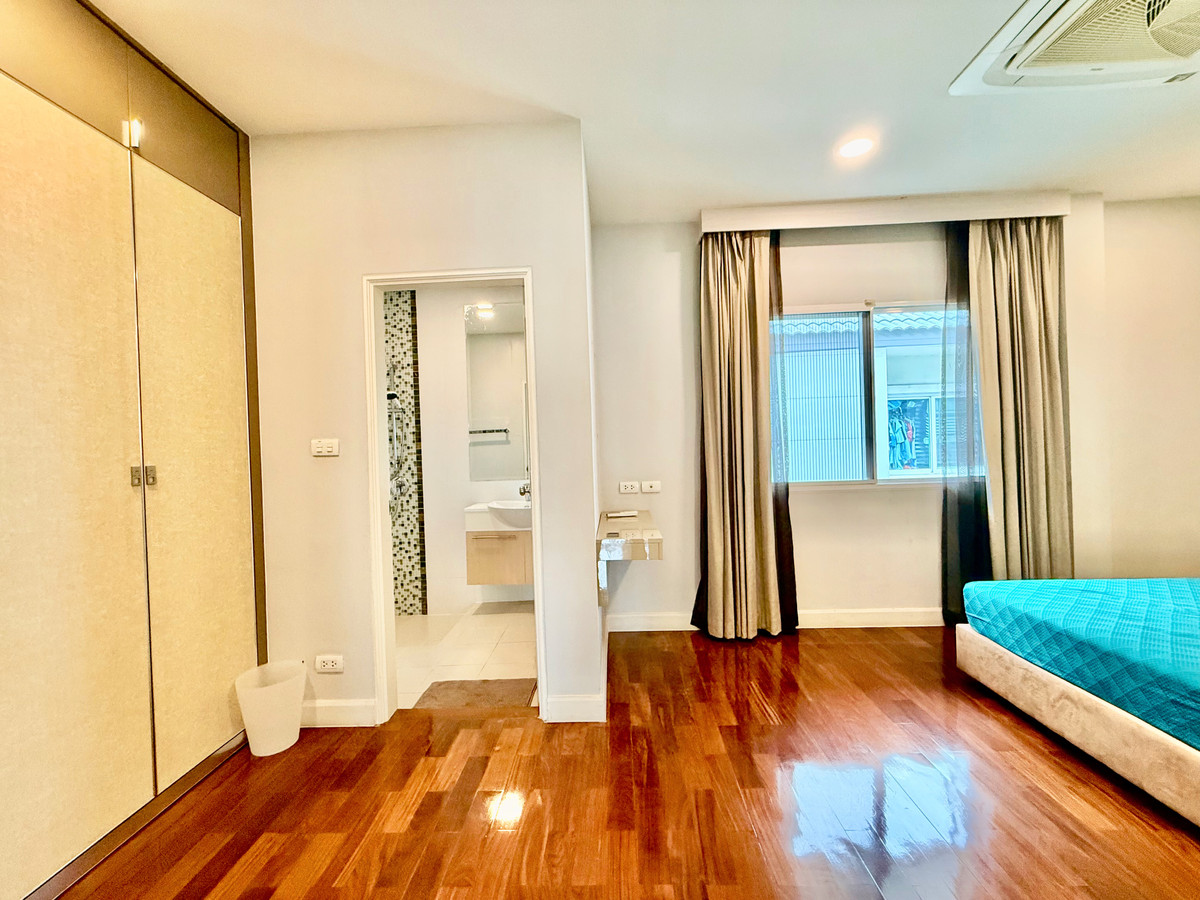 For SaleHousePattanakan, Srinakarin : Luxury Corner House for Sale – Grand Bangkok Boulevard Rama 9–Srinakarin