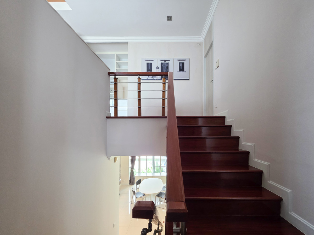 For RentHouseLadkrabang, Suwannaphum Airport : Single house for rent With private swimming pool Located near Rama 9 Expressway only 5 minutes, Suvarnabhumi Airport 15 minutes ✈️