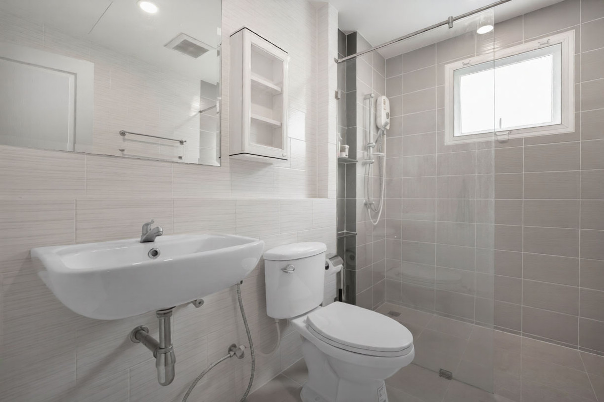 For SaleHouseBang kae, Phetkasem : Brand new house, prime location on Kanlapaphruek Road. Free furniture! Best price in the project.