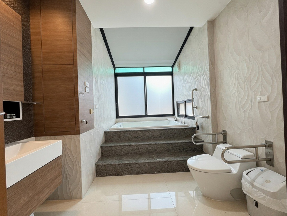 ให้เช่าคอนโดเยาวราช บางลำพู : ให้เช่า ห้อง Penthouse ใหญ่ 207 ตร.ม. ชั้น 8 (เพนท์เฮาส์) @ ย่านป้อมปราบศัตรูพ่าย สวนมะลิเซ็นเตอร์ (ใกล้ถนนวรจักร / เยาวราช / สำเพ็ง)