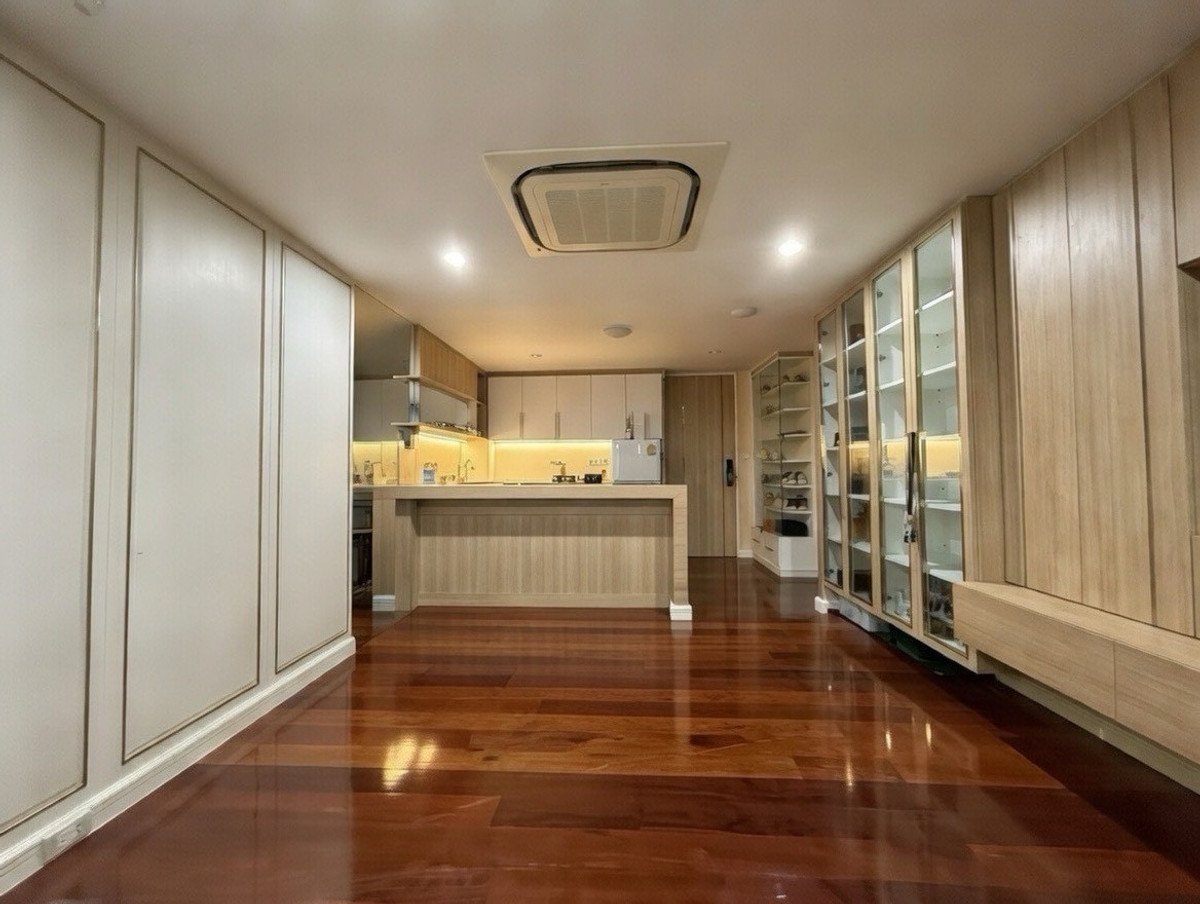 ให้เช่าคอนโดเยาวราช บางลำพู : ให้เช่า ห้องใหญ่ 166 ตร.ม. ชั้น 5 @ ย่านป้อมปราบศัตรูพ่าย สวนมะลิเซ็นเตอร์ (ใกล้ถนนวรจักร / เยาวราช / สำเพ็ง)