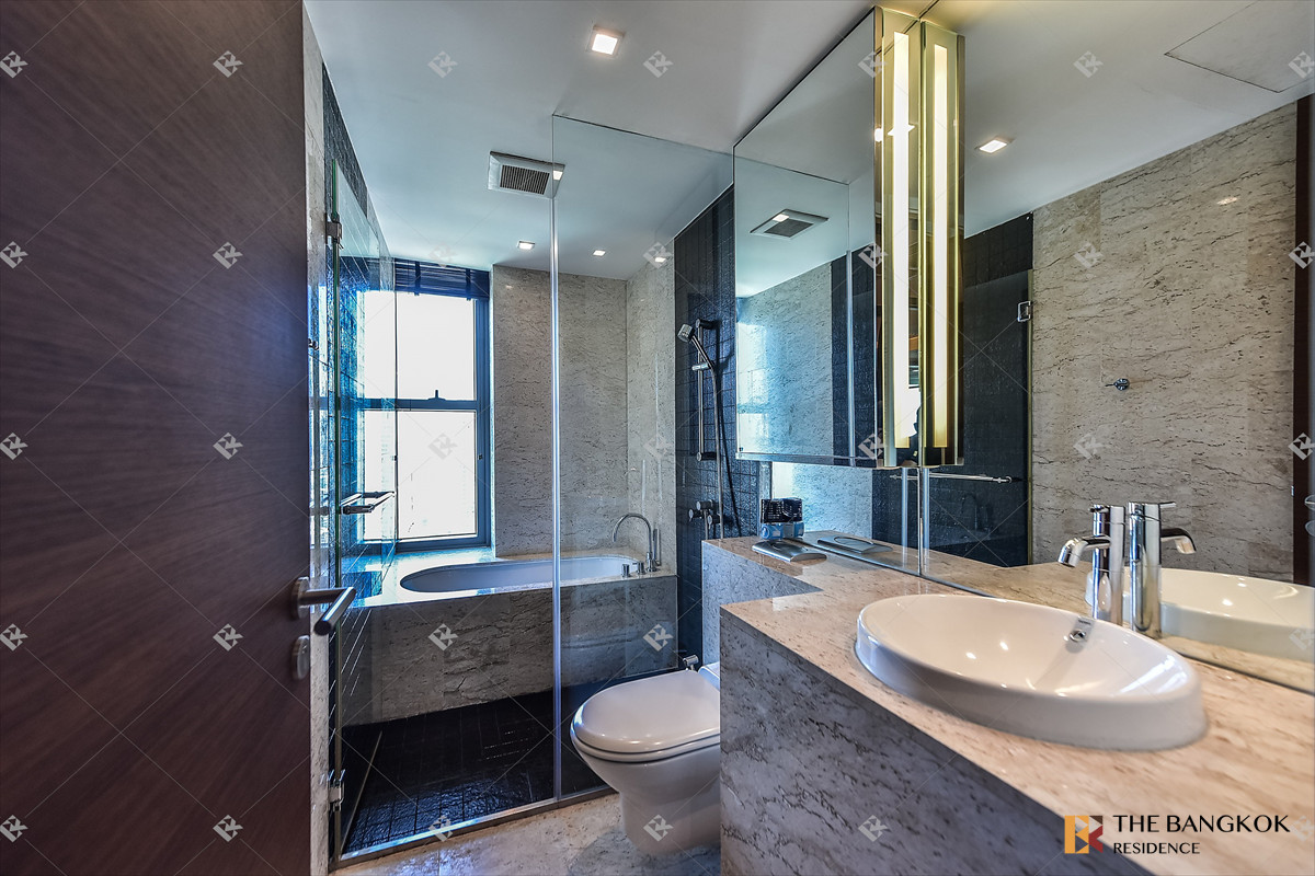 For SaleCondoRama3 (Riverside),Satupadit : 🌊 Iconic Riverfront Living at The Pano - Panoramic Chao Phraya Views near Bts Chong Nonsi