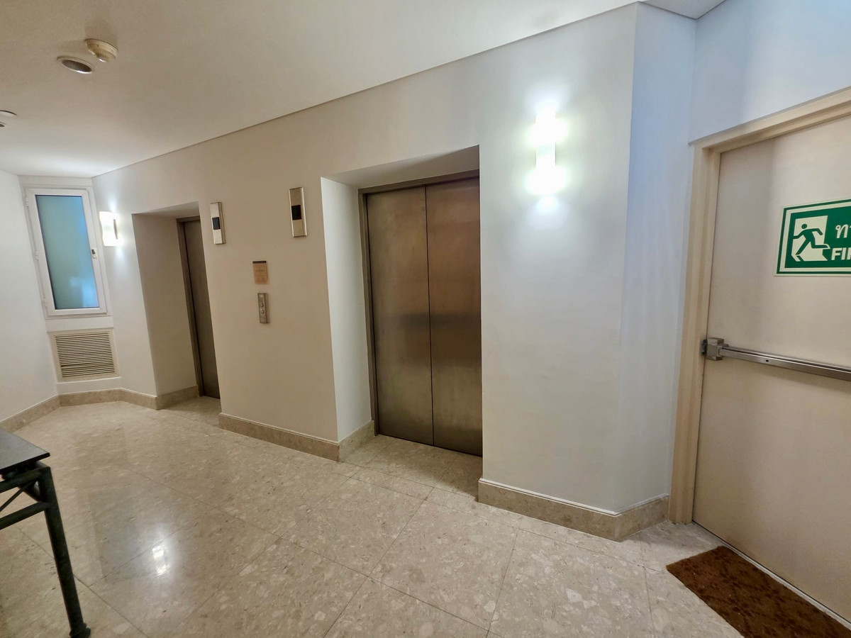 คอนโดวิทยุ ชิดลม หลังสวน : The Park Chidlom E2: 3+1bed 4bath + maid 258 sqm. 70,000,000 Rent: 200,000/mth Am: 0656199198