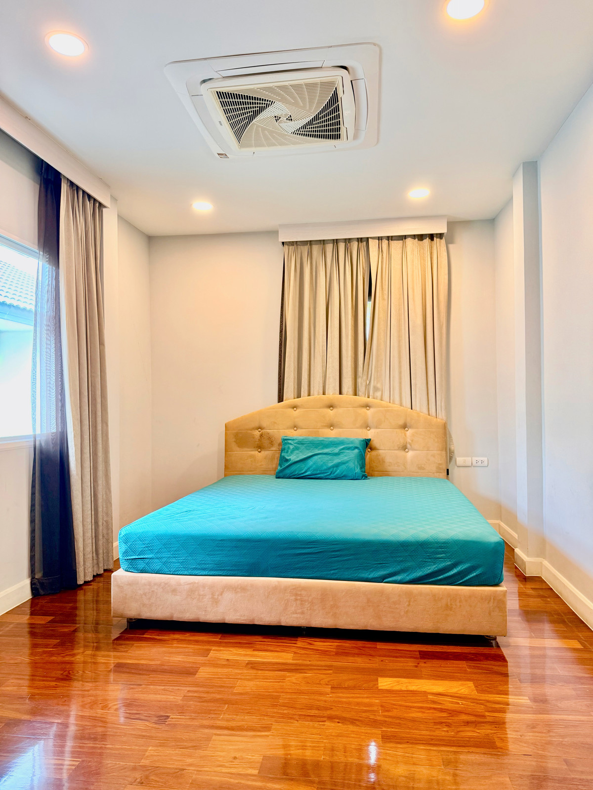 For SaleHousePattanakan, Srinakarin : Luxury Corner House for Sale – Grand Bangkok Boulevard Rama 9–Srinakarin