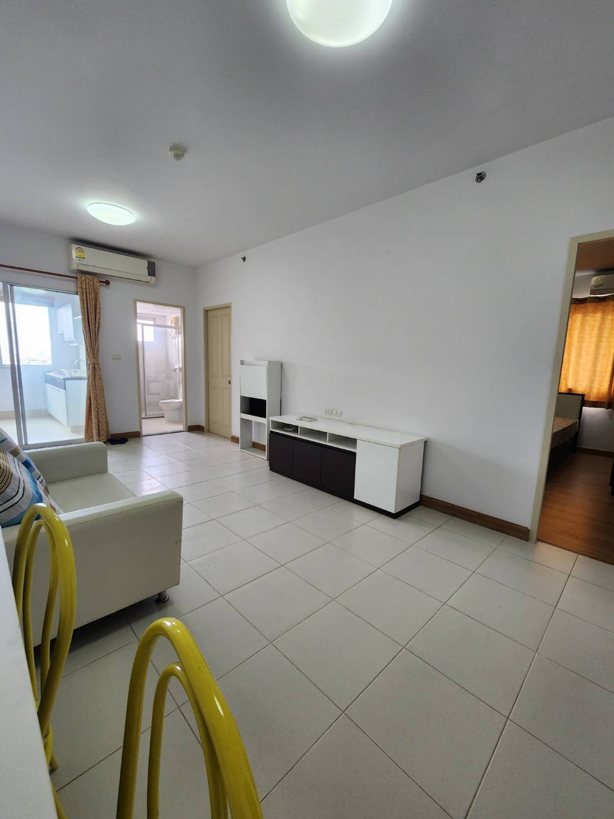 ให้เช่าคอนโดพระราม 9 เพชรบุรีตัดใหม่ RCA : กล้ MRT พระราม 9 ประมาณ 450 เมตร ใกล้เซ็นทรัล พระราม 9, ฟอร์จูน, บิ๊กซี, เทสโก้ โลตัส, เอสพลานาด รัชดา และ ร.พระราม 9