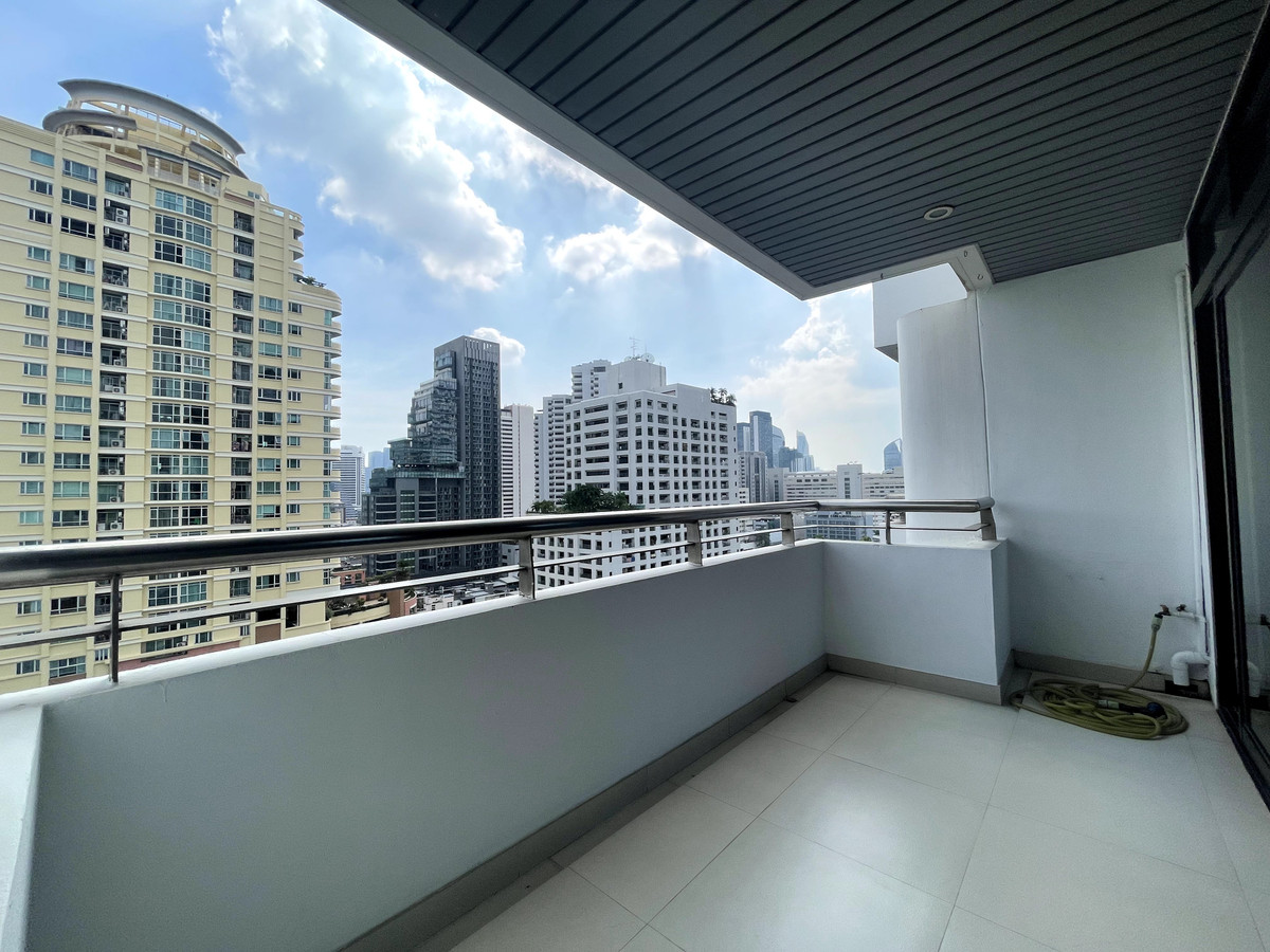 ให้เช่าคอนโดนานา : ให้เช่า คอนโด  Kallista Sukhumvit 11  3 ห้องนอน 315 ตร.ม.  big balcony