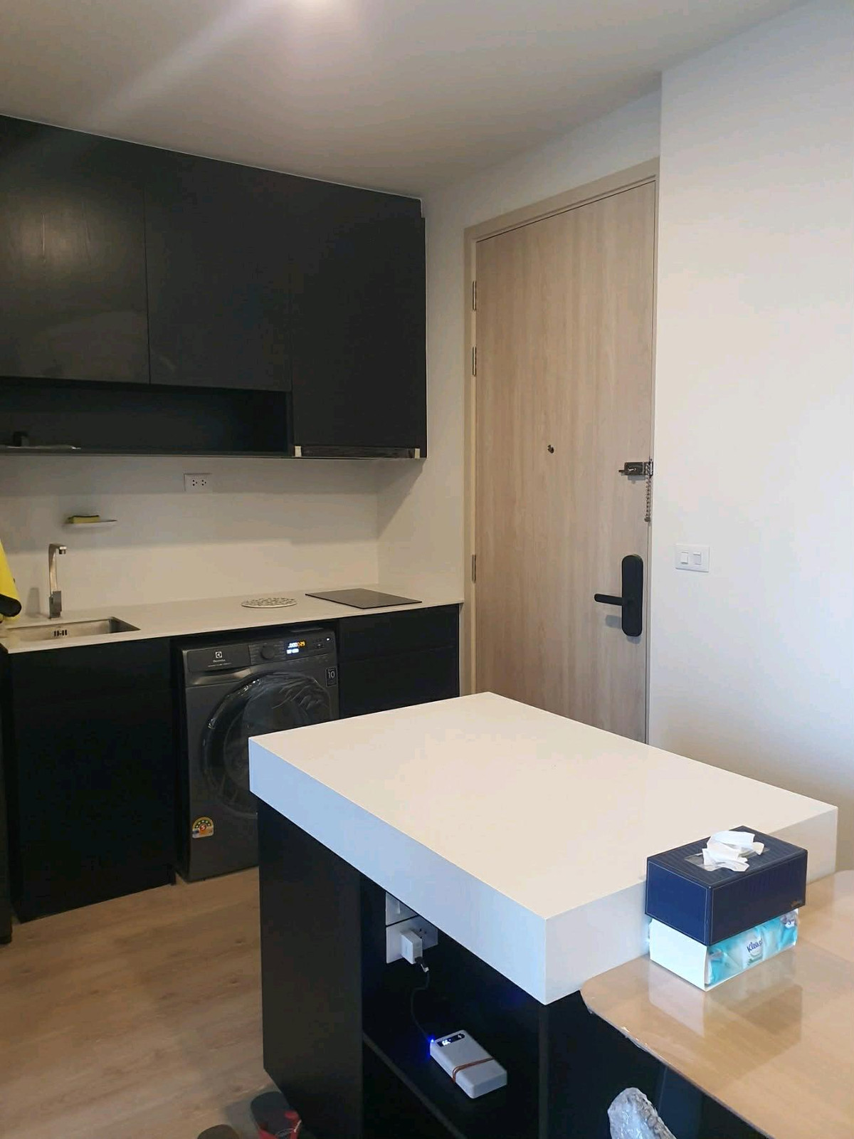 ให้เช่าคอนโดพระราม 9 เพชรบุรีตัดใหม่ RCA : 🔥ให้เช่าด่วน🔥Nue District R9 Rama 9 ราคาดีมาก 2 ห้องนอน 1 ห้องน้ำ เฟอร์นิเจอร์ - เครื่องใช้ไฟฟ้าครบ ใกล้  MRT พระราม9 ❗