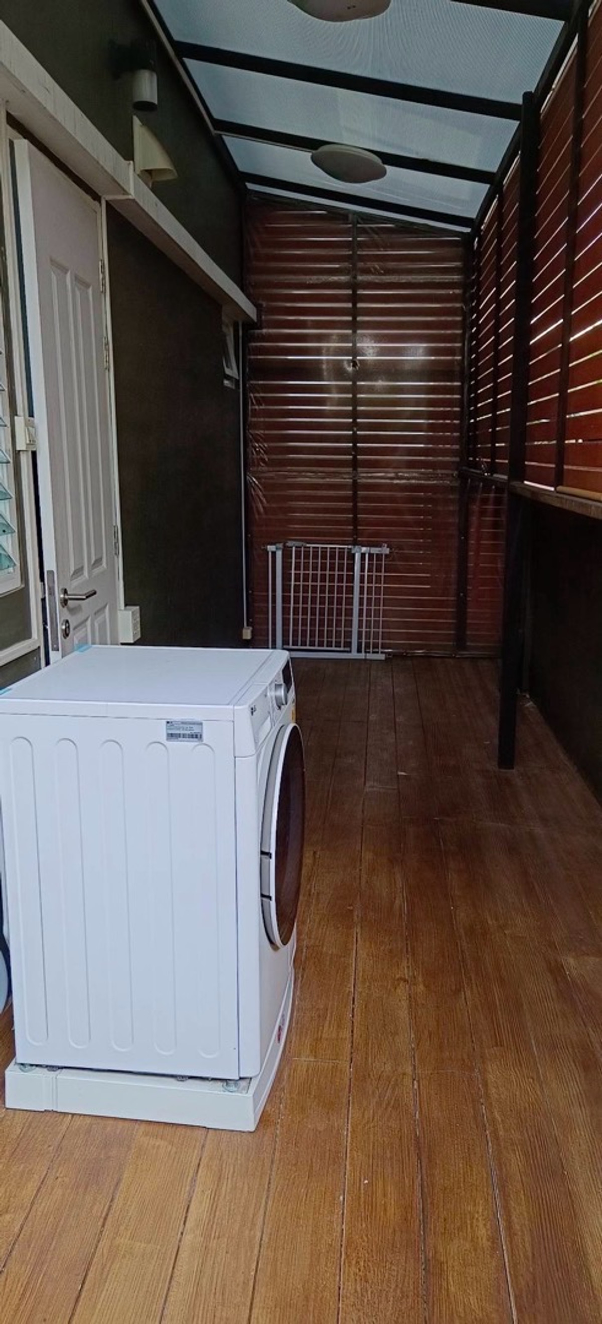 ให้เช่าบ้านสมุทรปราการ สำโรง : ให้เช่าบ้านเดี่ยว NARA BOTANIC SRINAKARIN ( นาราโบทานิค ศรีนครินทร์ )
🛏️ 3 ห้องนอน 🛁 3 ห้องน้ำ 🚗 2 ที่จอดรถ ขนาด 50 ตรว. พื้นที่ใช้สอย 185 ตรม. ✨ ราคา 65,000 บาท ✨ 