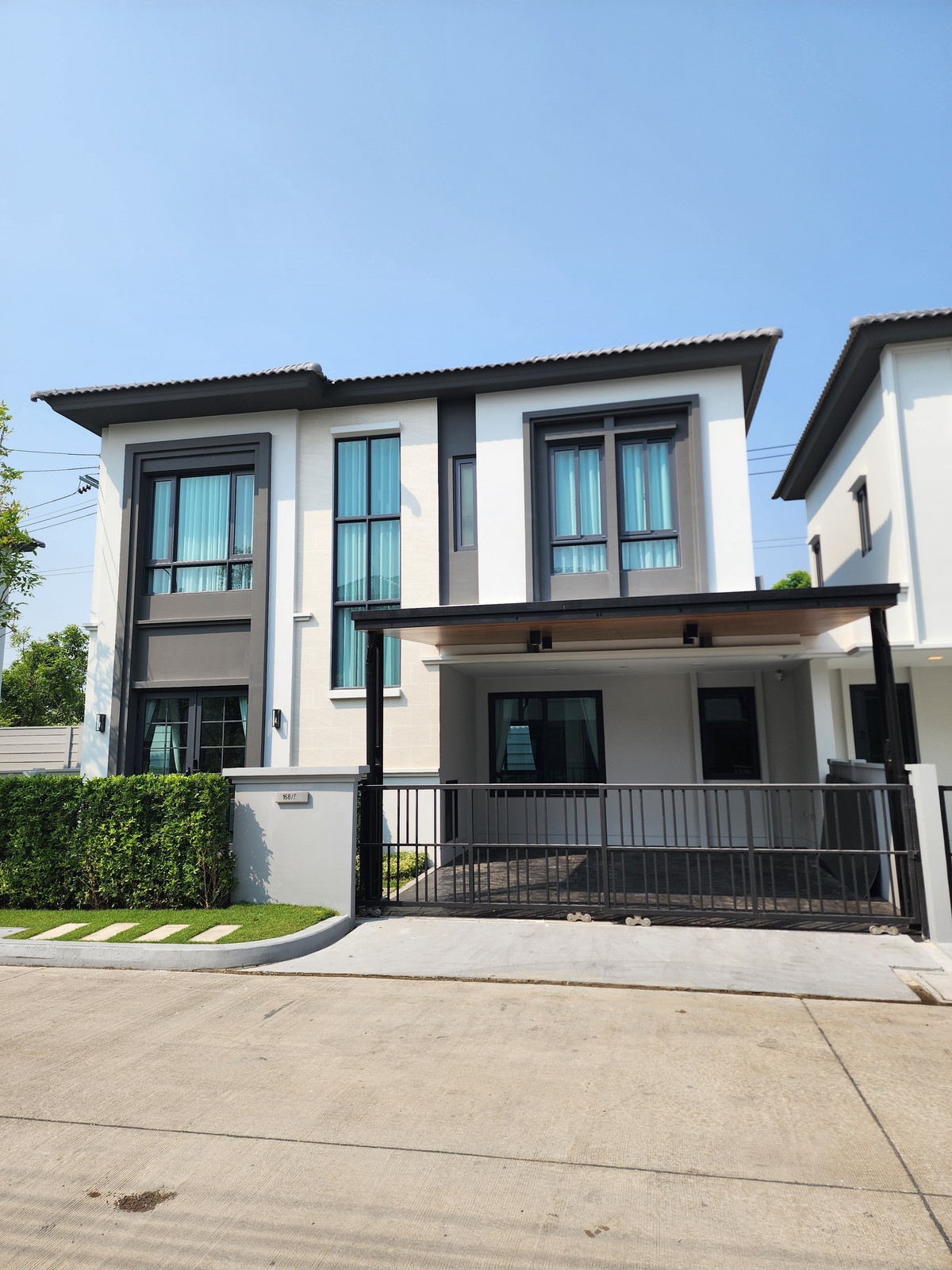 For RentSamut Prakan,Samrong : Semi-detached house for rent, Grande Pleno, Sukhumvit-Bangna, near Mega Bangna, beautiful house, wide area, ready to move in.