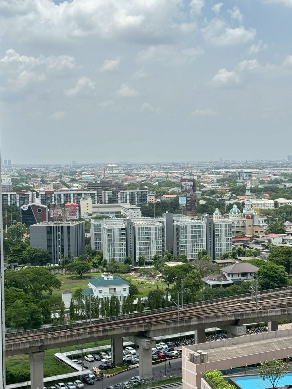 ขายคอนโดพัฒนาการ ศรีนครินทร์ : 🚆 คอนโดแต่งใหม่ ติด Airport Link หัวหมาก (เดินเพียง 350 ม.) | ขาย ลุมพินี เพลส ศรีนครินทร์-หัวหมาก สเตชั่น ✨