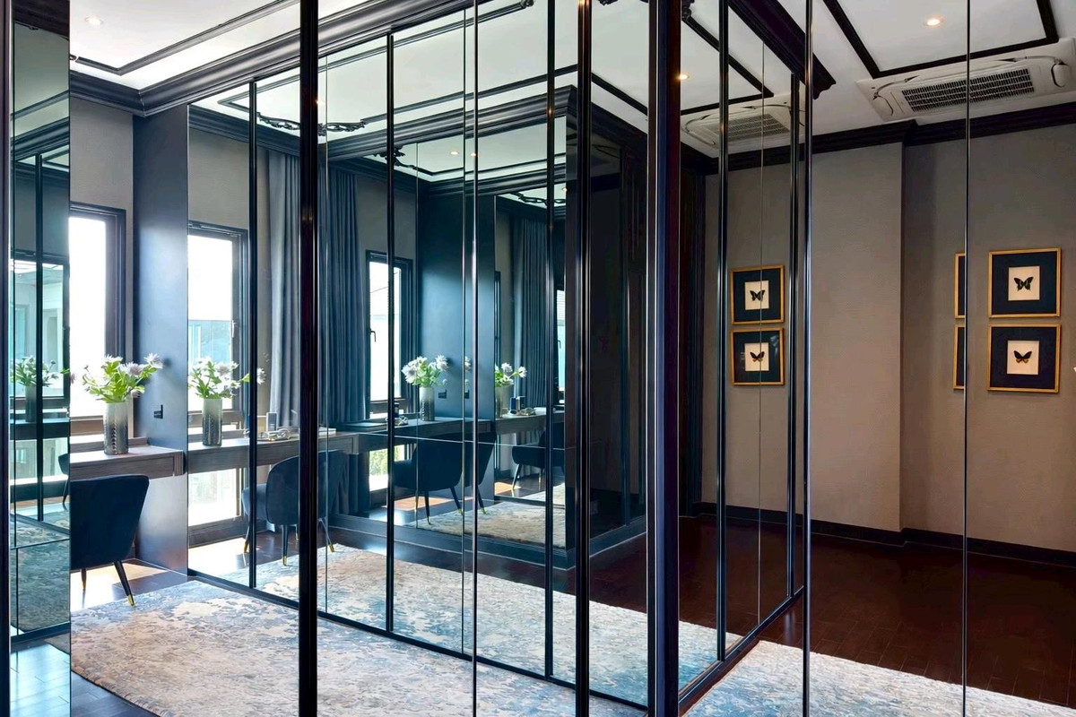 ขายบ้านเกษตร นวมินทร์ ลาดปลาเค้า : ขาย ◈ Grand Bangkok Boulevard Ramintra–Kaset Nawamin ◈ บ้านตัวอย่างแปลงพิเศษ 300 ตร.วา • ได้ทุกอย่างตามภาพราคาขาย 119,000,000 บาท