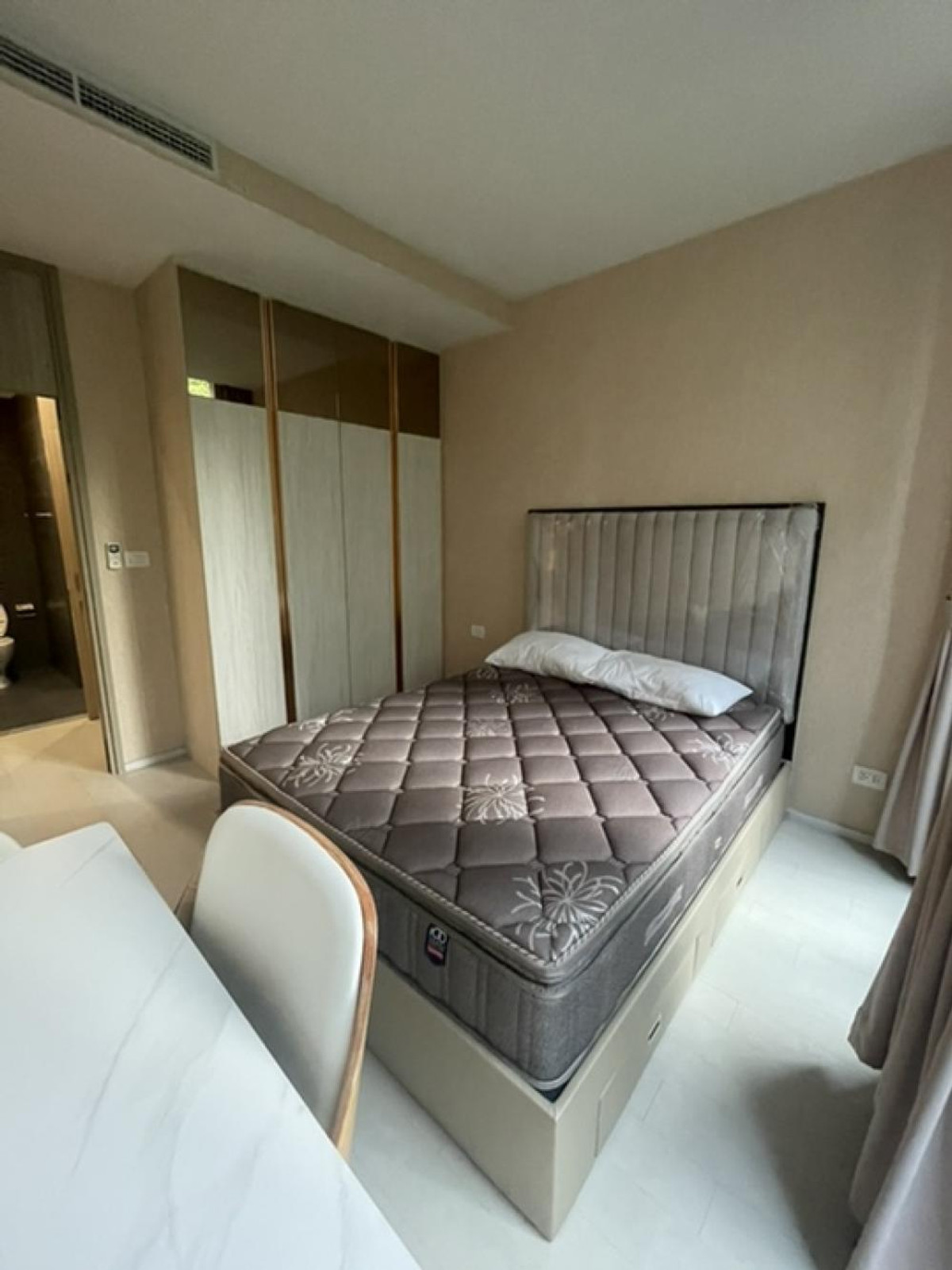 For RentCondoWitthayu, Chidlom, Langsuan, Ploenchit : For Rent: Noble Ploenchit, 80,000 THB [MPr260301]