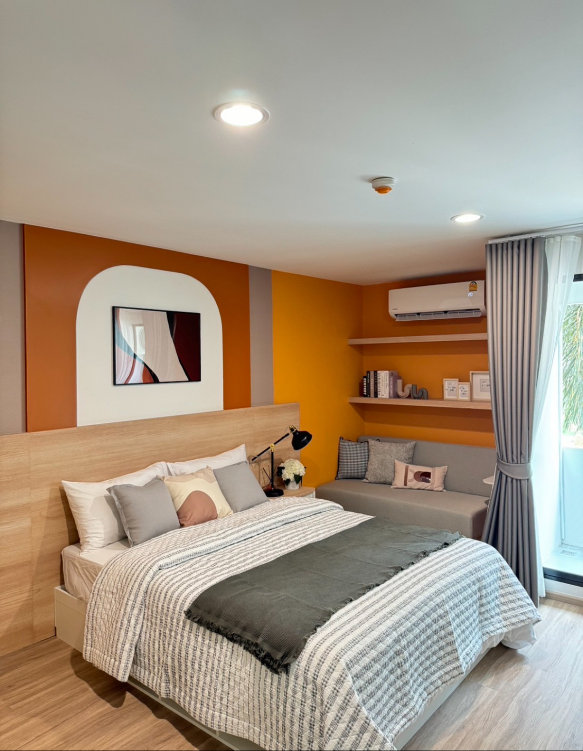 For RentCondoPathum Thani,Rangsit, Thammasat : 1 bedroom, Mock up room, separate kitchen, near Future Rangsit!!!