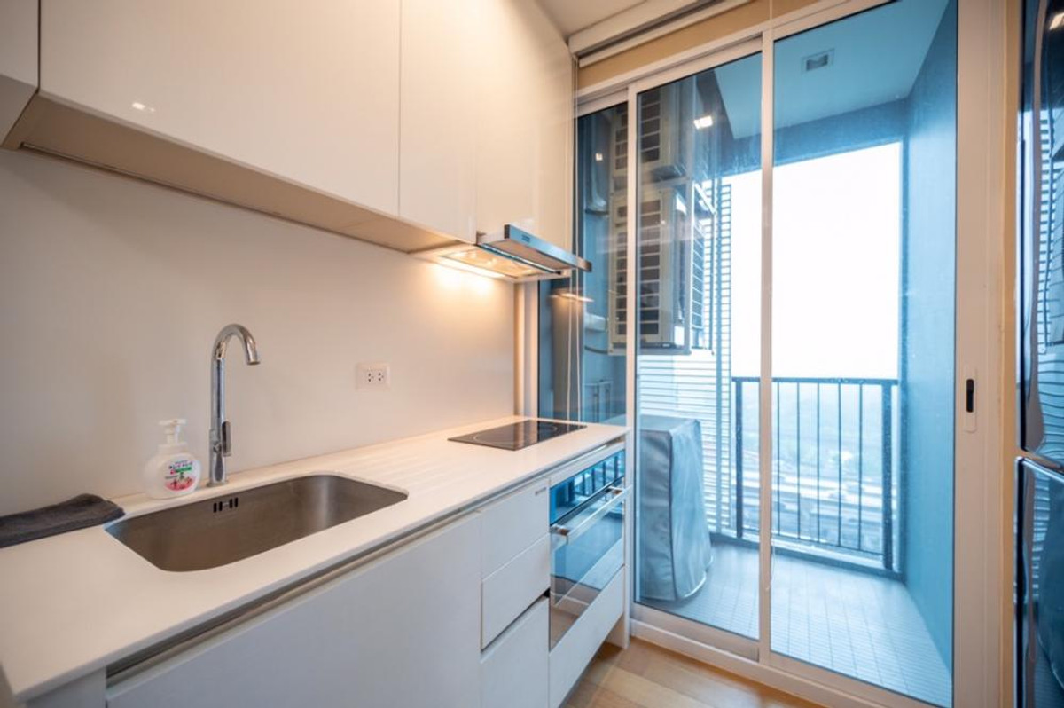 For RentCondoLadprao, Central Ladprao : For rent 📍 The Saint Residences 📍 Fully furnished with appliances. Near BTS Ha Yaek Ladprao.