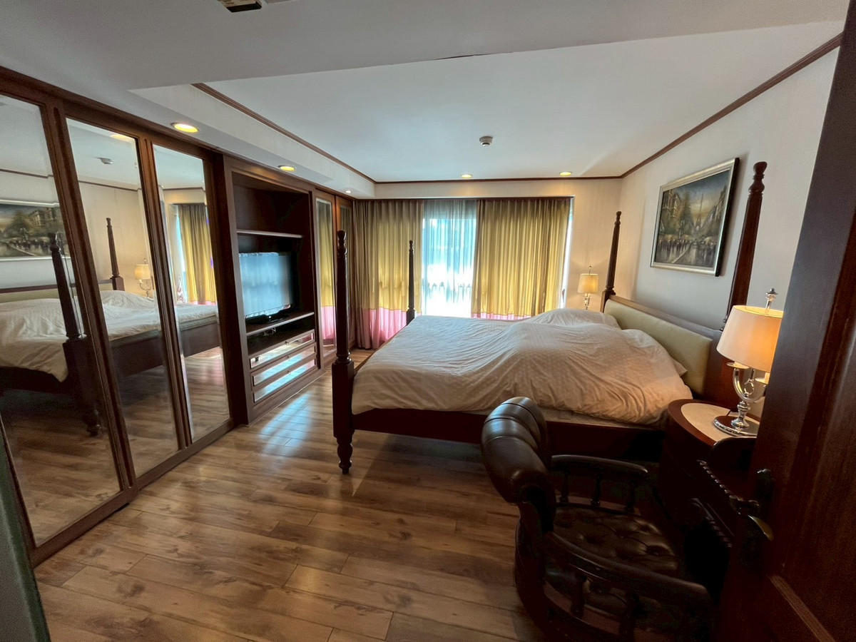 For SaleCondoWitthayu, Chidlom, Langsuan, Ploenchit : Luxury Penthouse for sale, Navin Court Ruamrudee 3 | 419 sq m., 7 bedrooms, 8 bathrooms, near BTS Ploenchit and Lumpini Park.